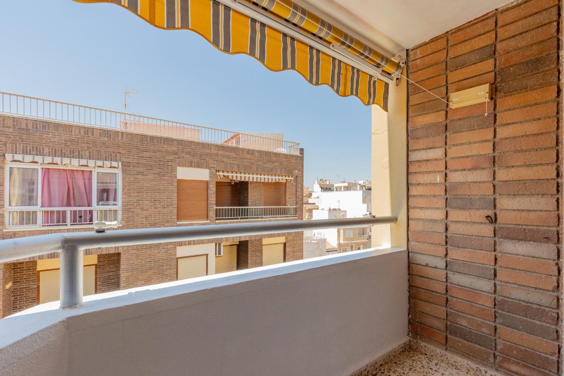 Resale - Apartment / flat -
Torrevieja - Playa del Cura