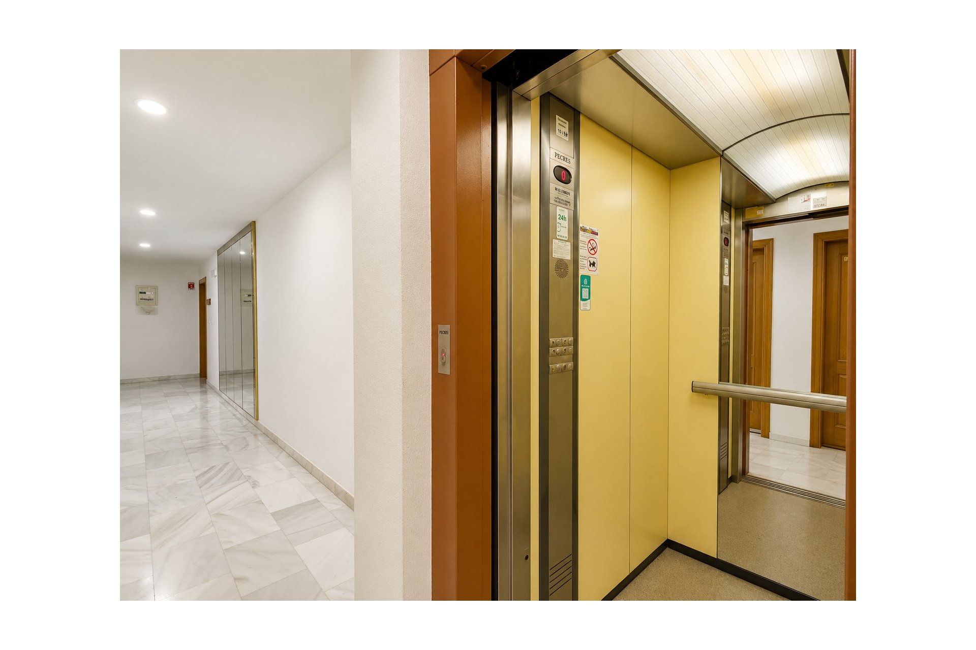 Resale - Apartment / flat -
Torrevieja - Playa Del Cura