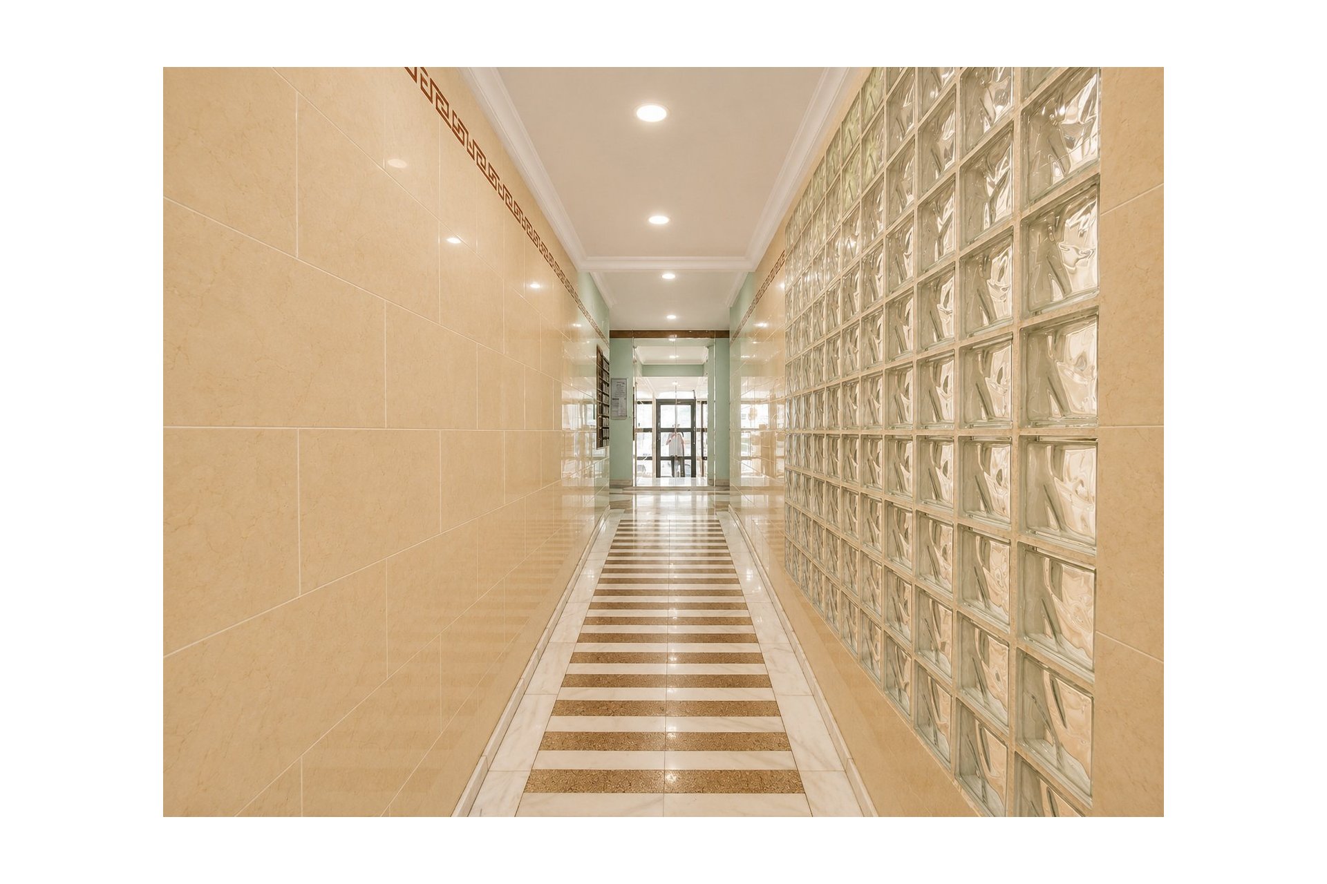Resale - Apartment / flat -
Torrevieja - Playa Del Cura