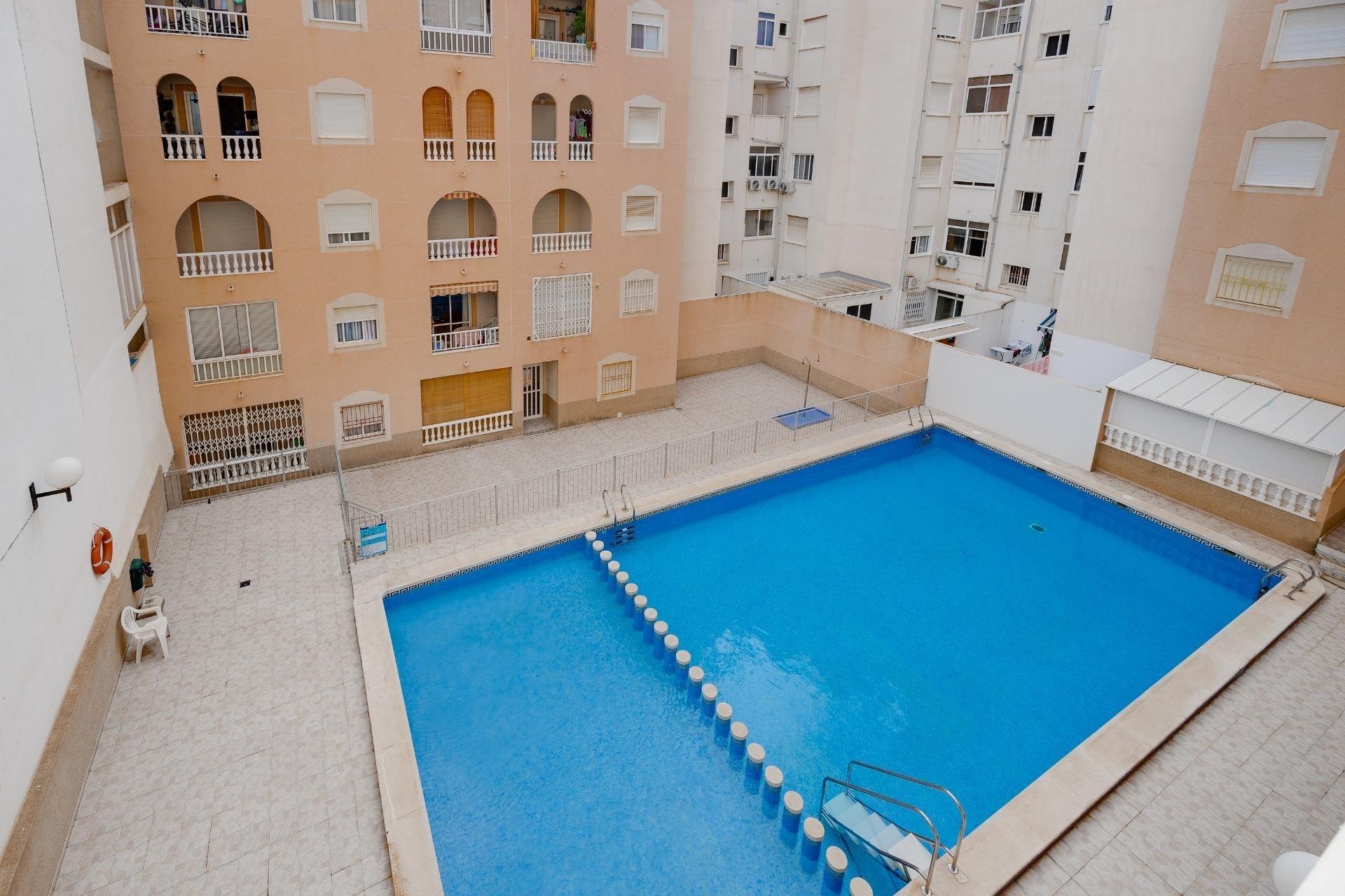 Resale - Apartment / flat -
Torrevieja - Playa del Cura