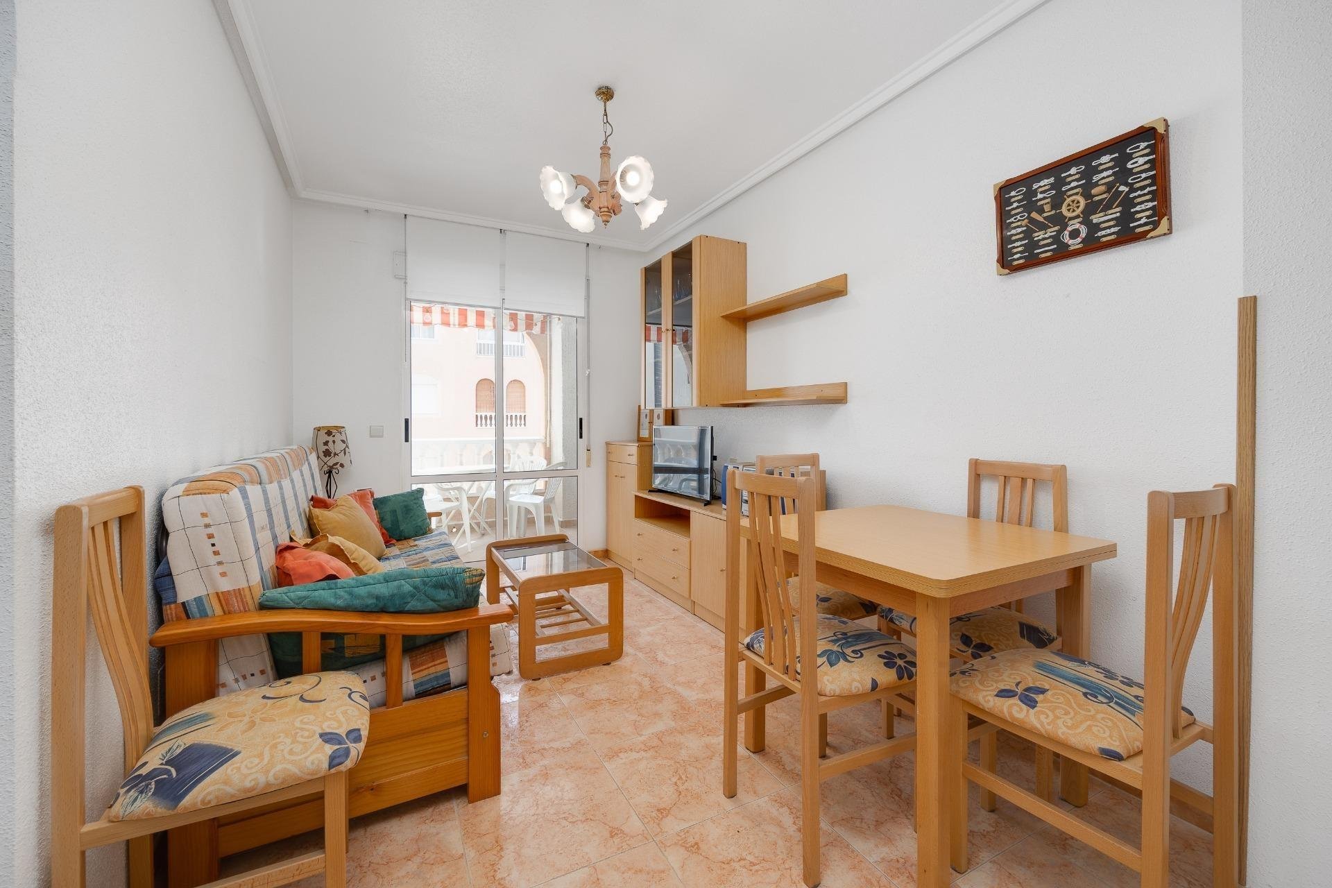 Resale - Apartment / flat -
Torrevieja - Playa del Cura