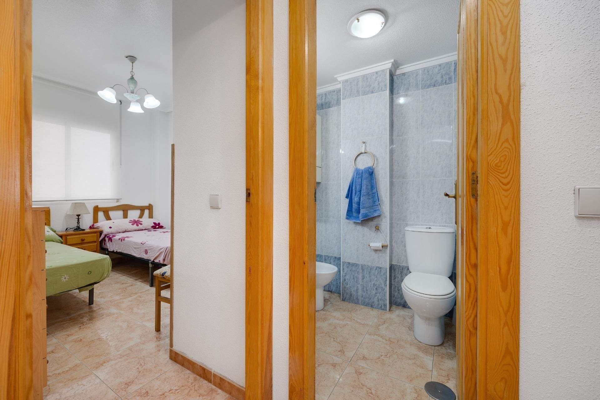 Resale - Apartment / flat -
Torrevieja - Playa del Cura