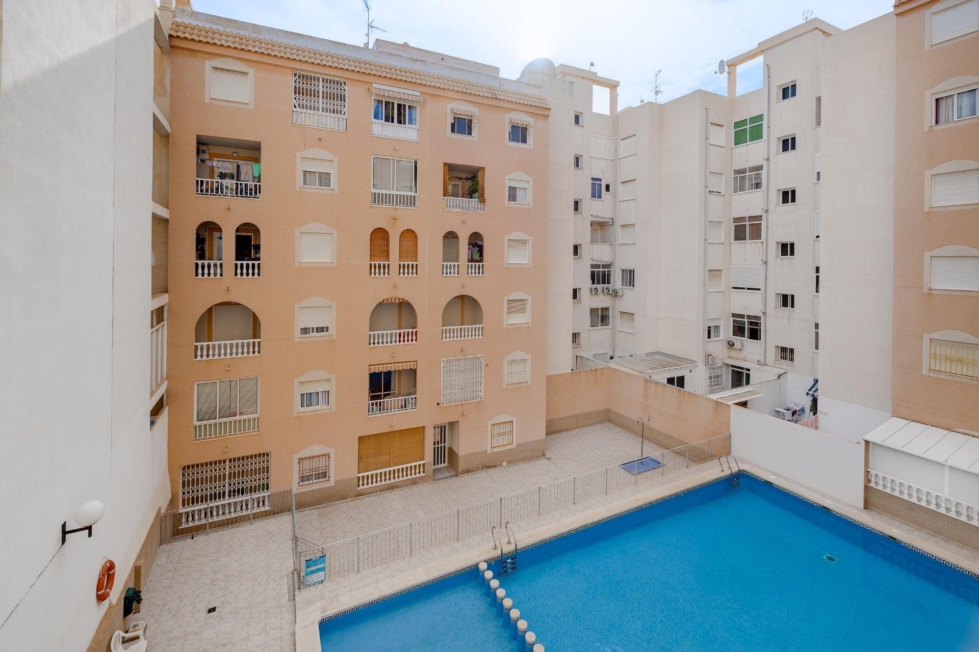 Resale - Apartment / flat -
Torrevieja - Playa del Cura