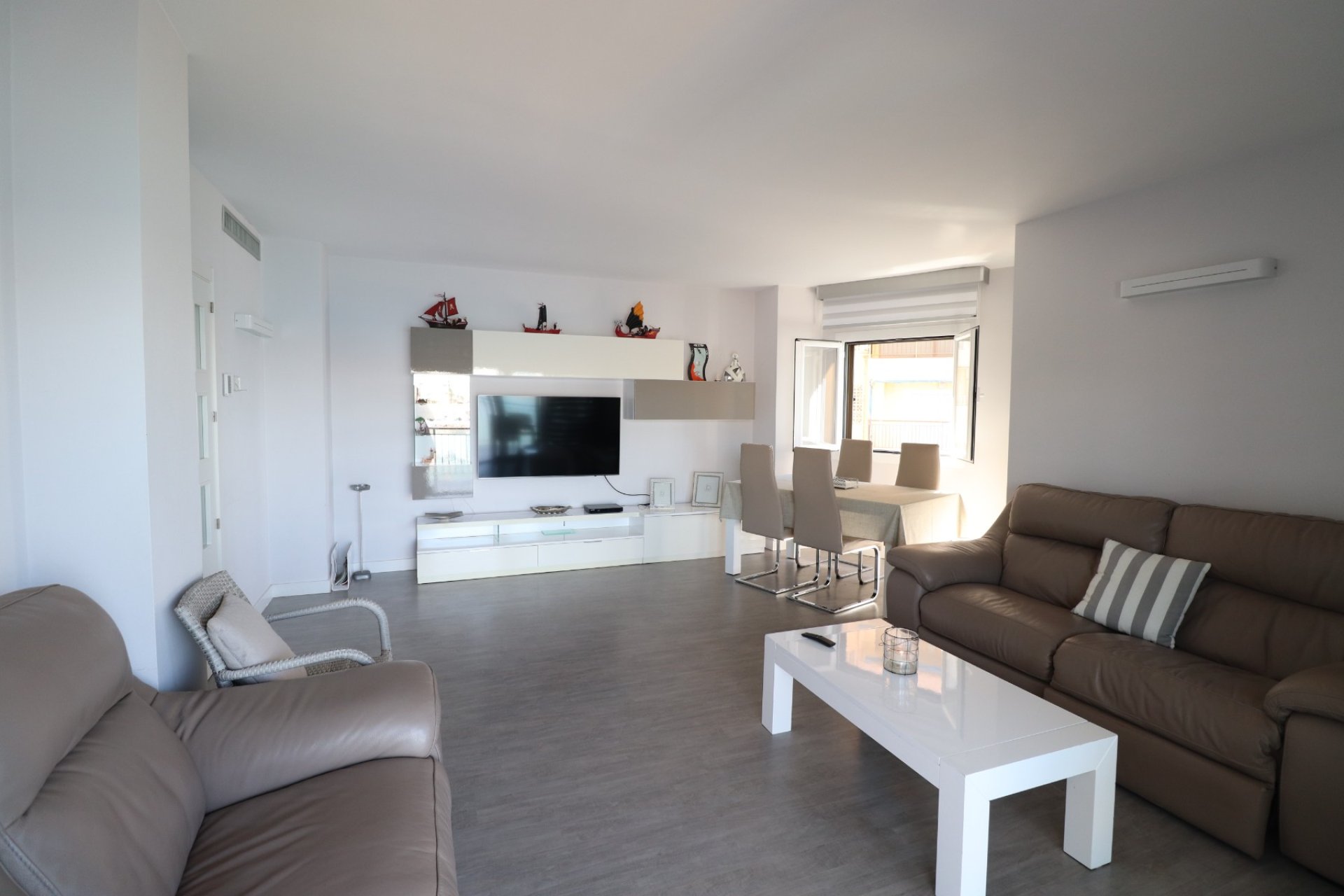 Resale - Apartment / flat -
Torrevieja - Playa Del Cura