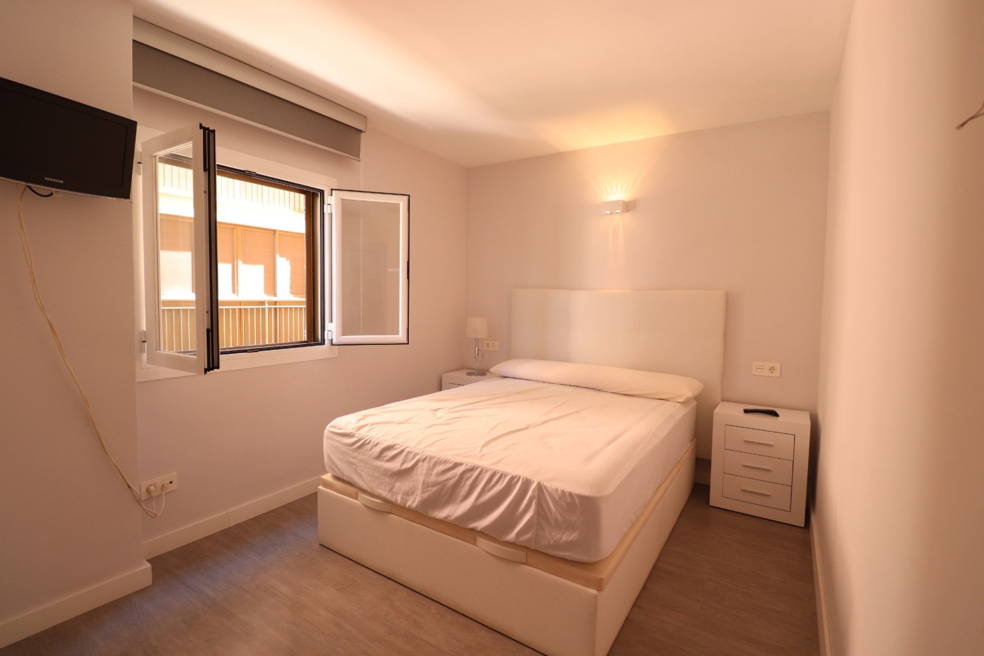 Resale - Apartment / flat -
Torrevieja - Playa Del Cura