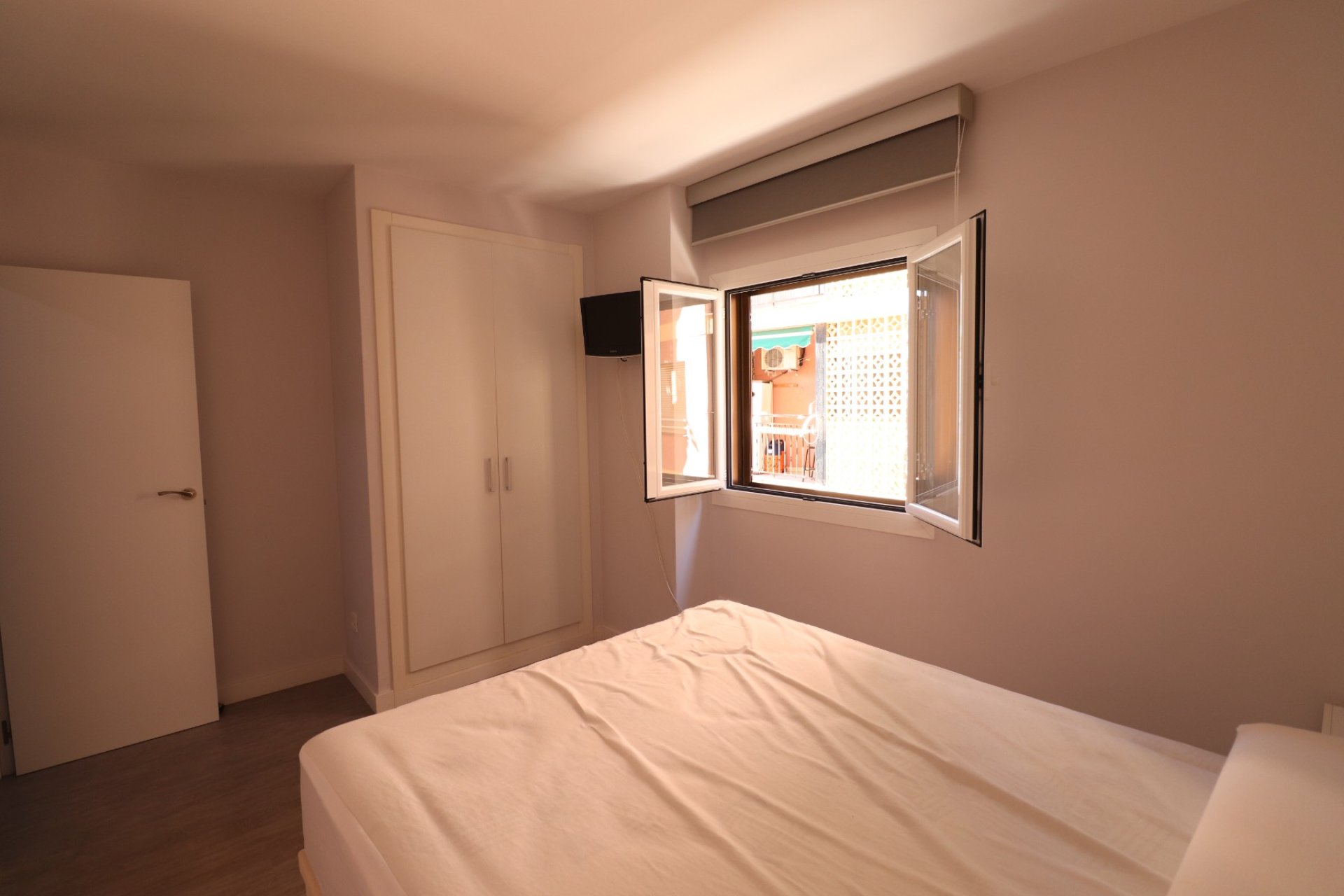 Resale - Apartment / flat -
Torrevieja - Playa Del Cura