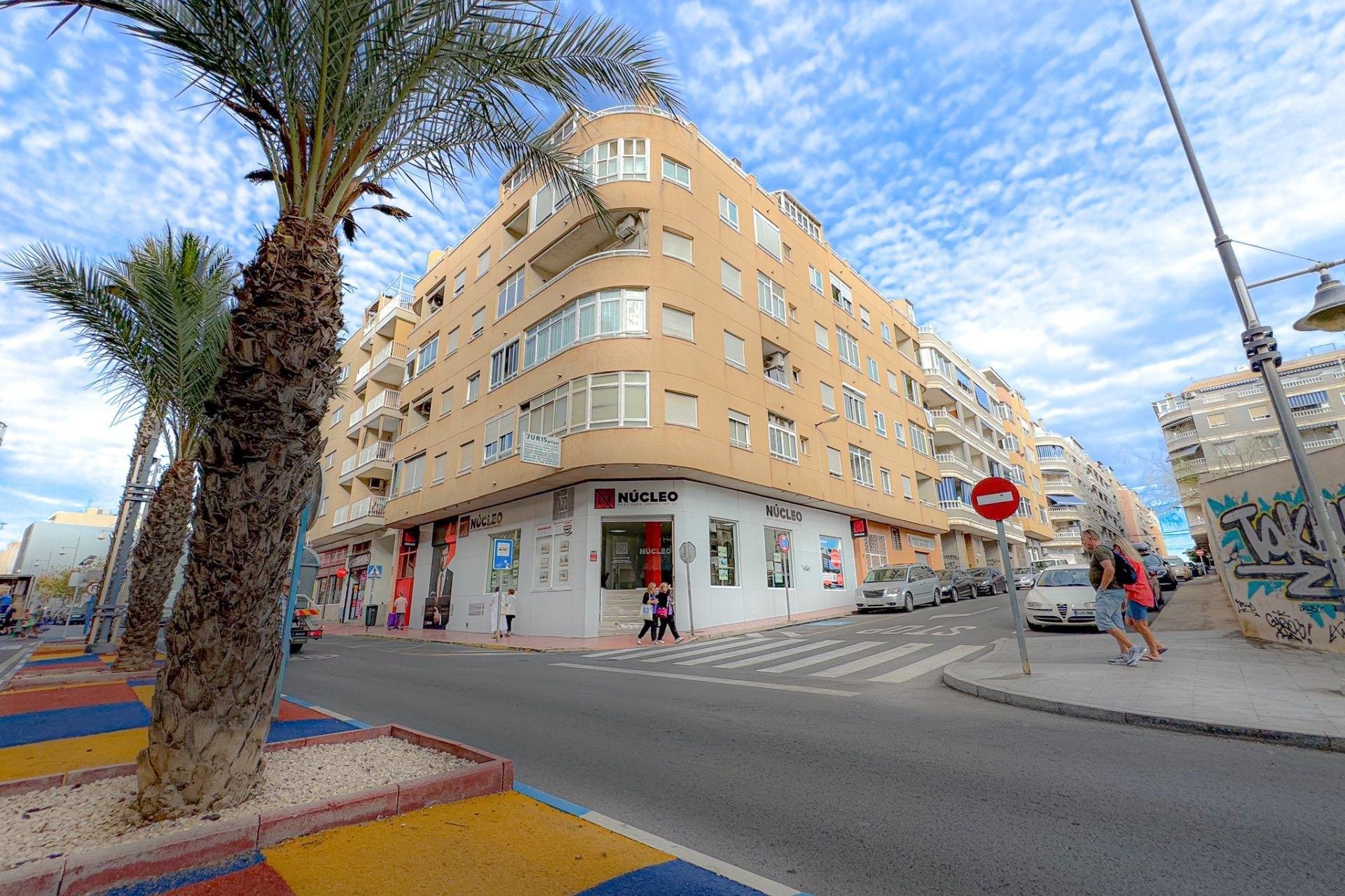 Resale - Apartment / flat -
Torrevieja - Playa del Cura