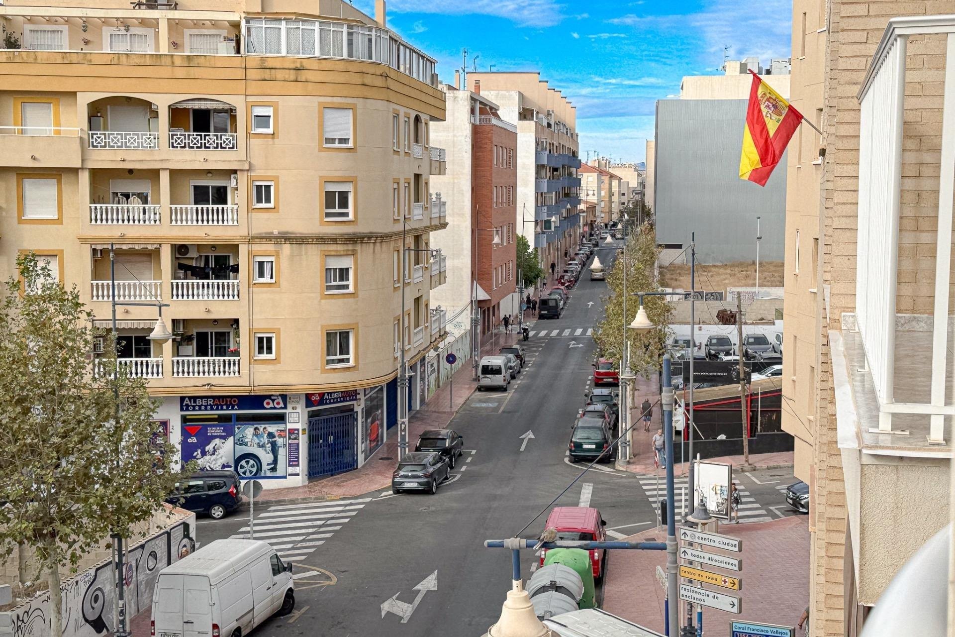 Resale - Apartment / flat -
Torrevieja - Playa del Cura