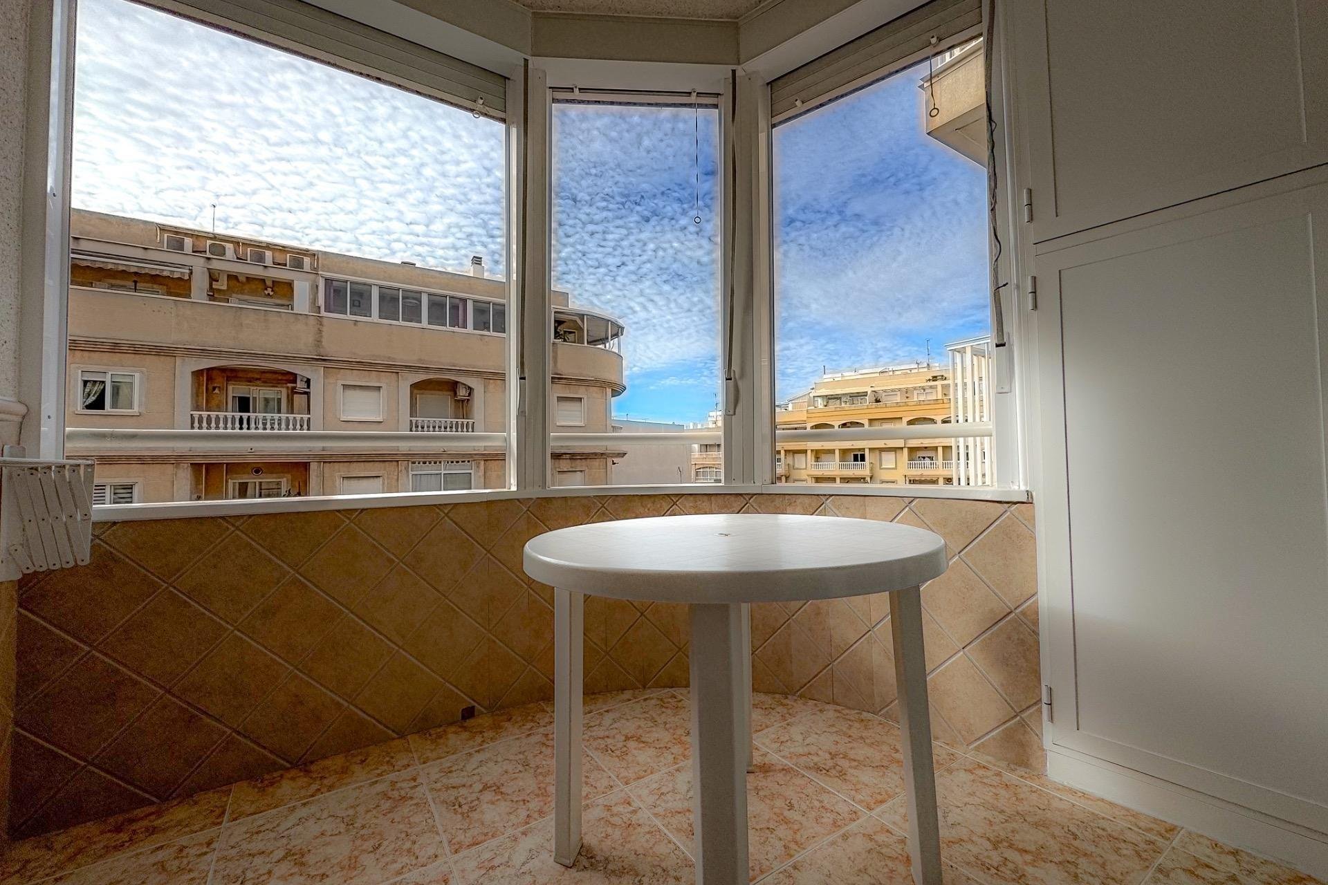 Resale - Apartment / flat -
Torrevieja - Playa del Cura