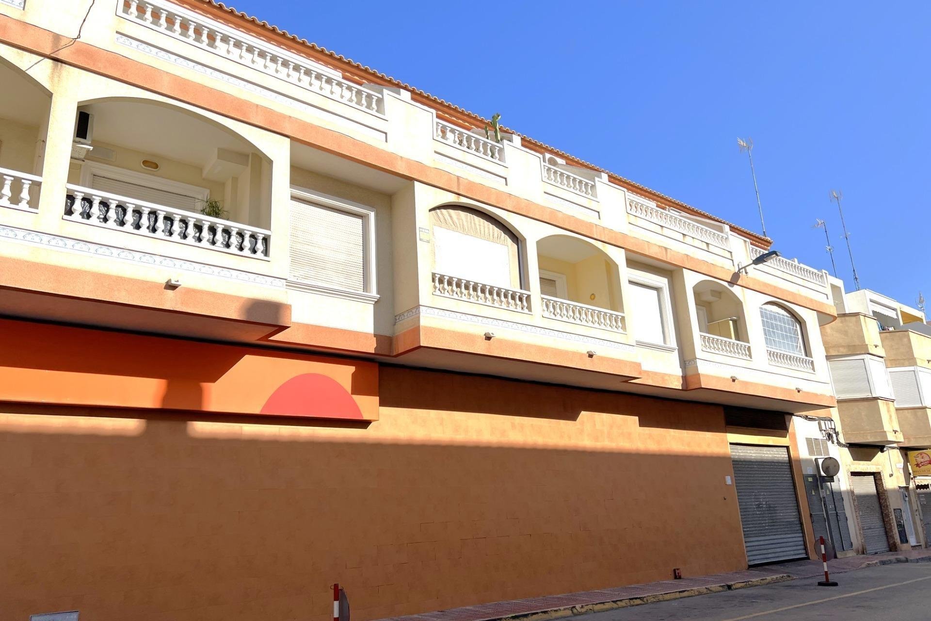 Resale - Apartment / flat -
Torrevieja - Playa del Cura