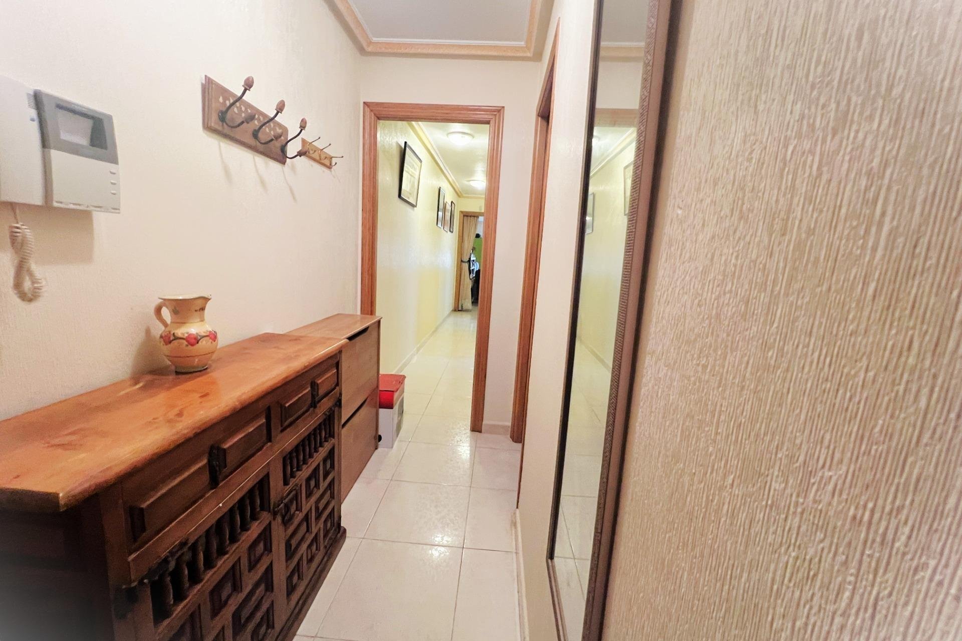 Resale - Apartment / flat -
Torrevieja - Playa del Cura