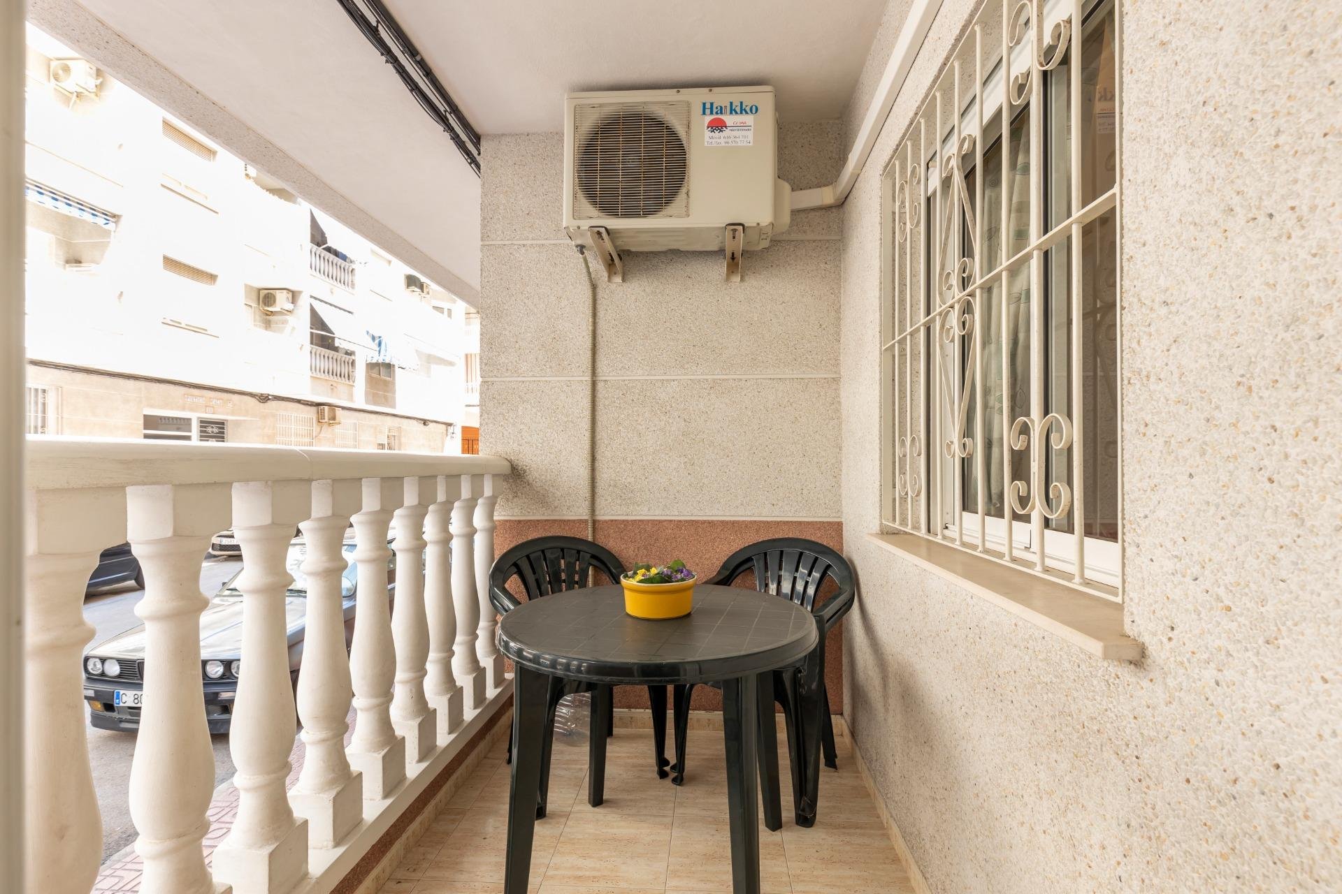 Resale - Apartment / flat -
Torrevieja - Playa del cura