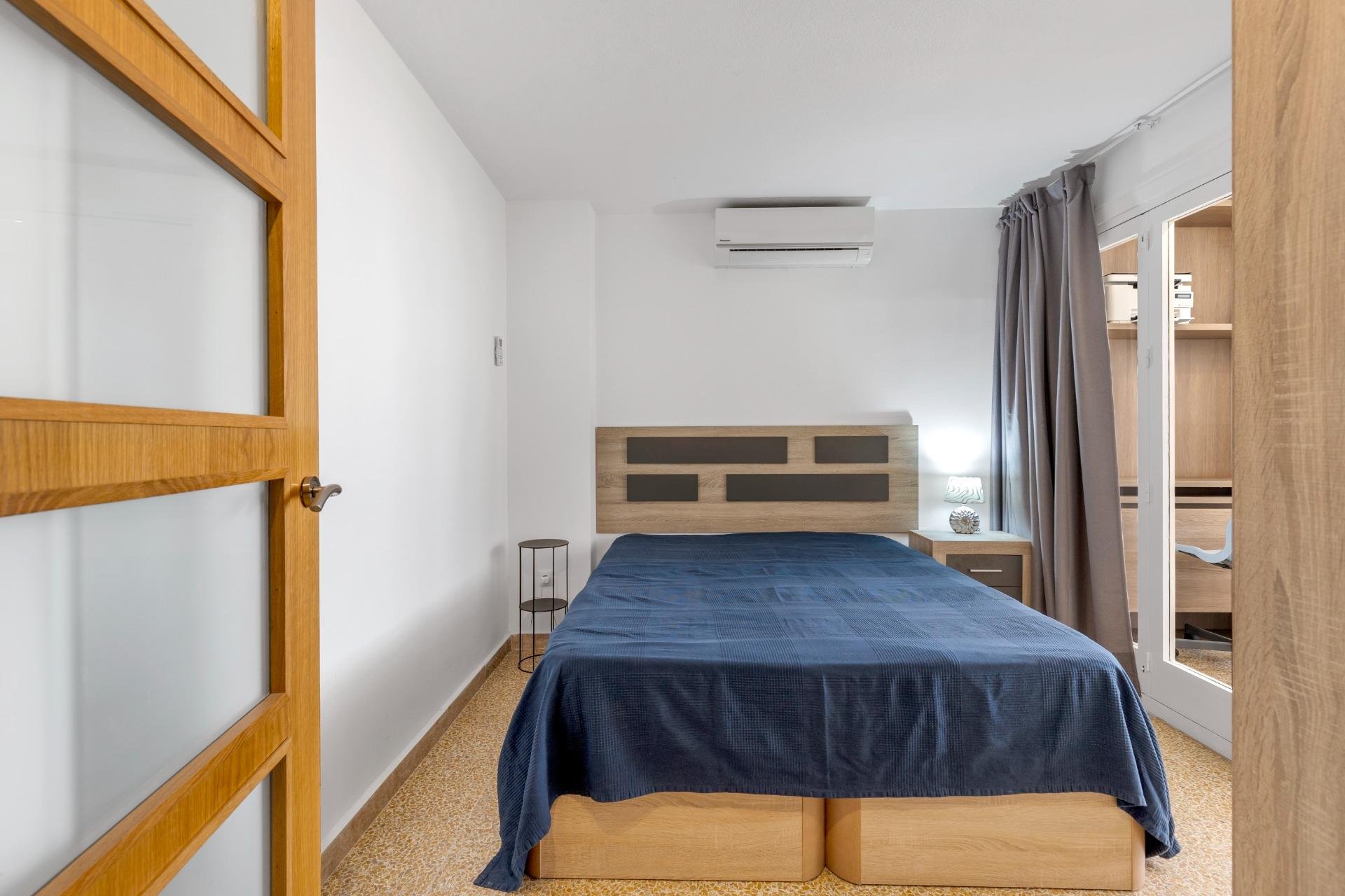 Resale - Apartment / flat -
Torrevieja - Playa del Cura