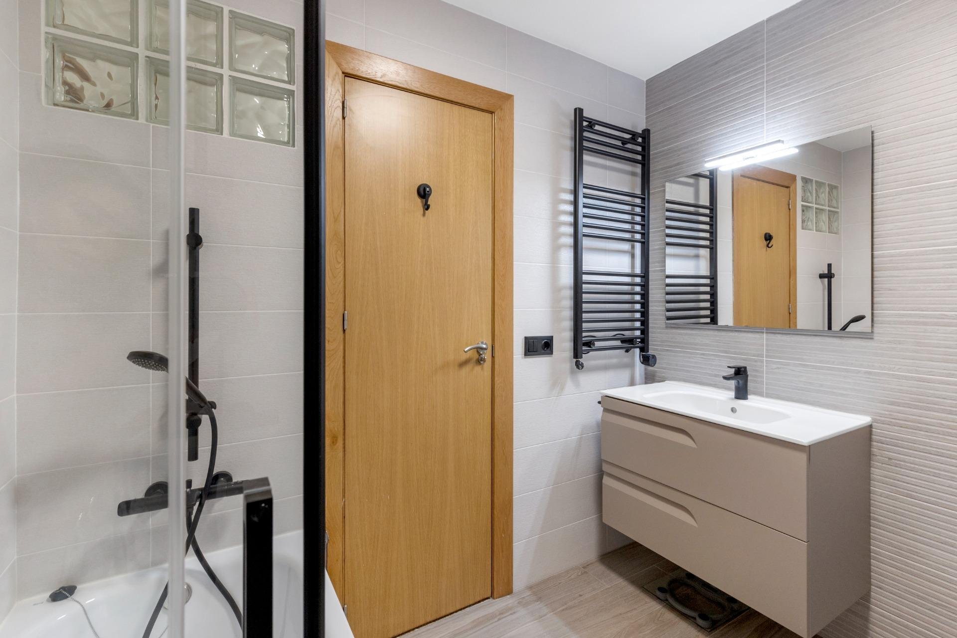 Resale - Apartment / flat -
Torrevieja - Playa del Cura