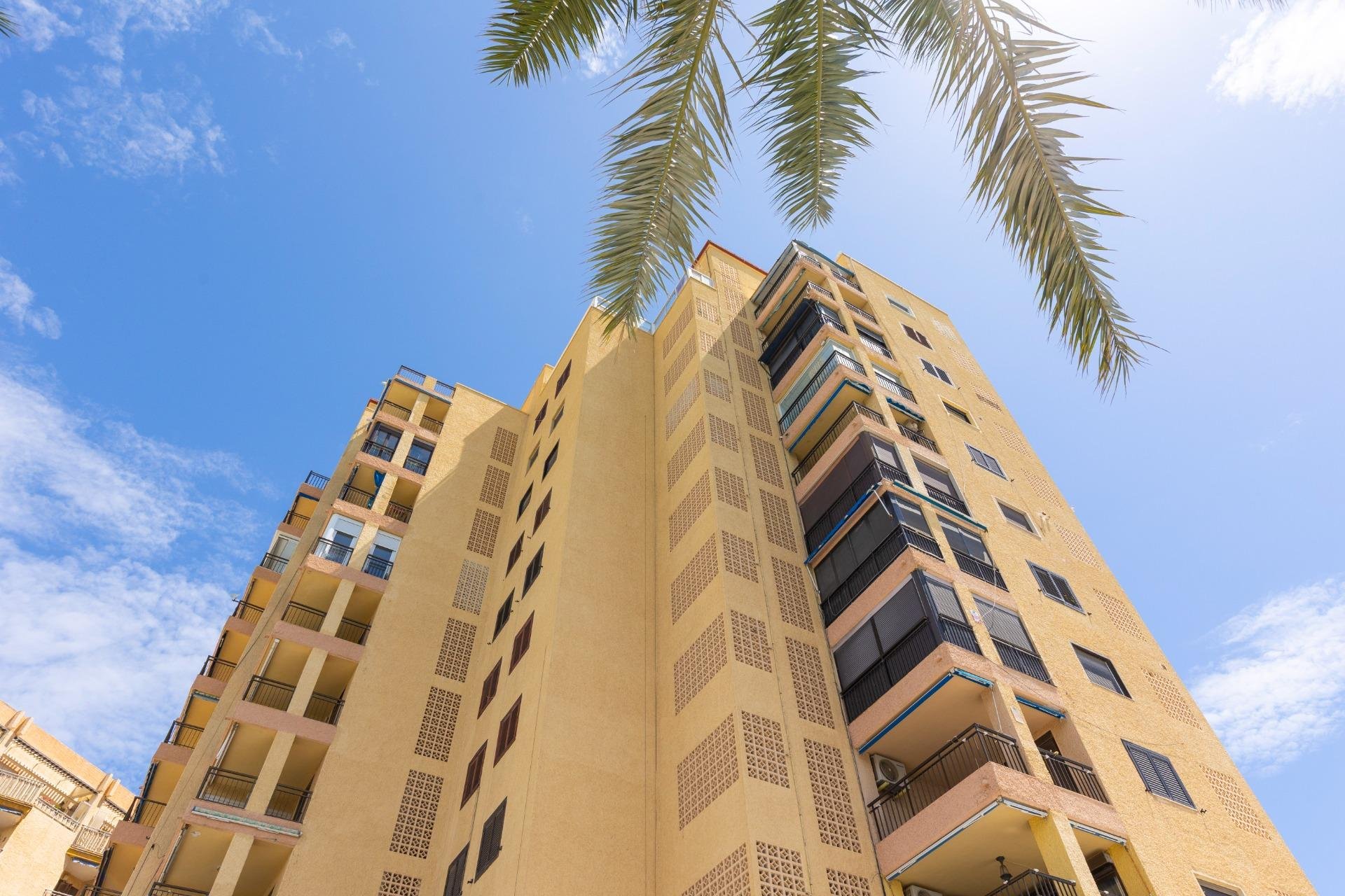 Resale - Apartment / flat -
Torrevieja - Playa del Cura