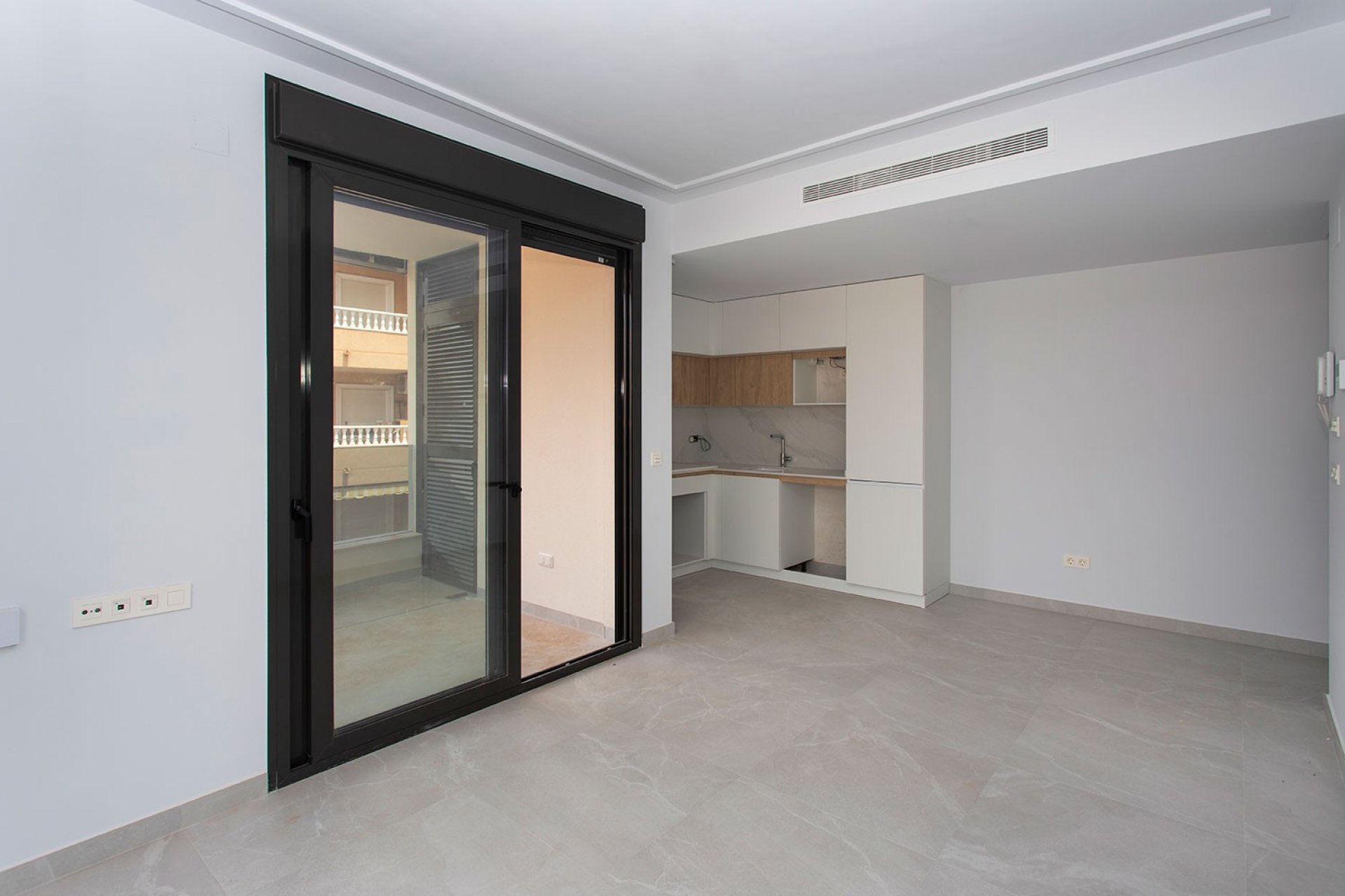Resale - Apartment / flat -
Torrevieja - Playa del Cura