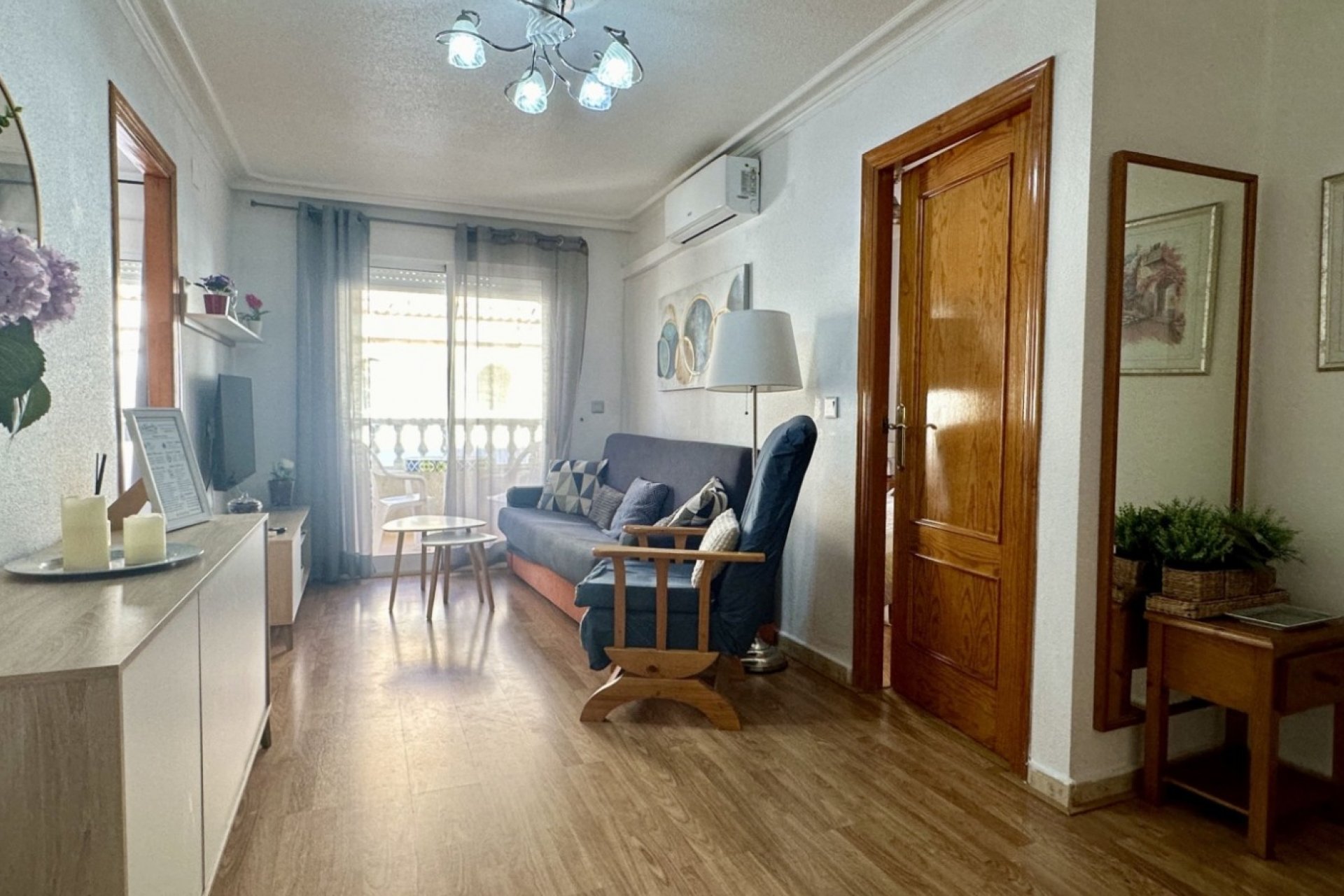 Resale - Apartment / flat -
Torrevieja - Playa Los Naufragos