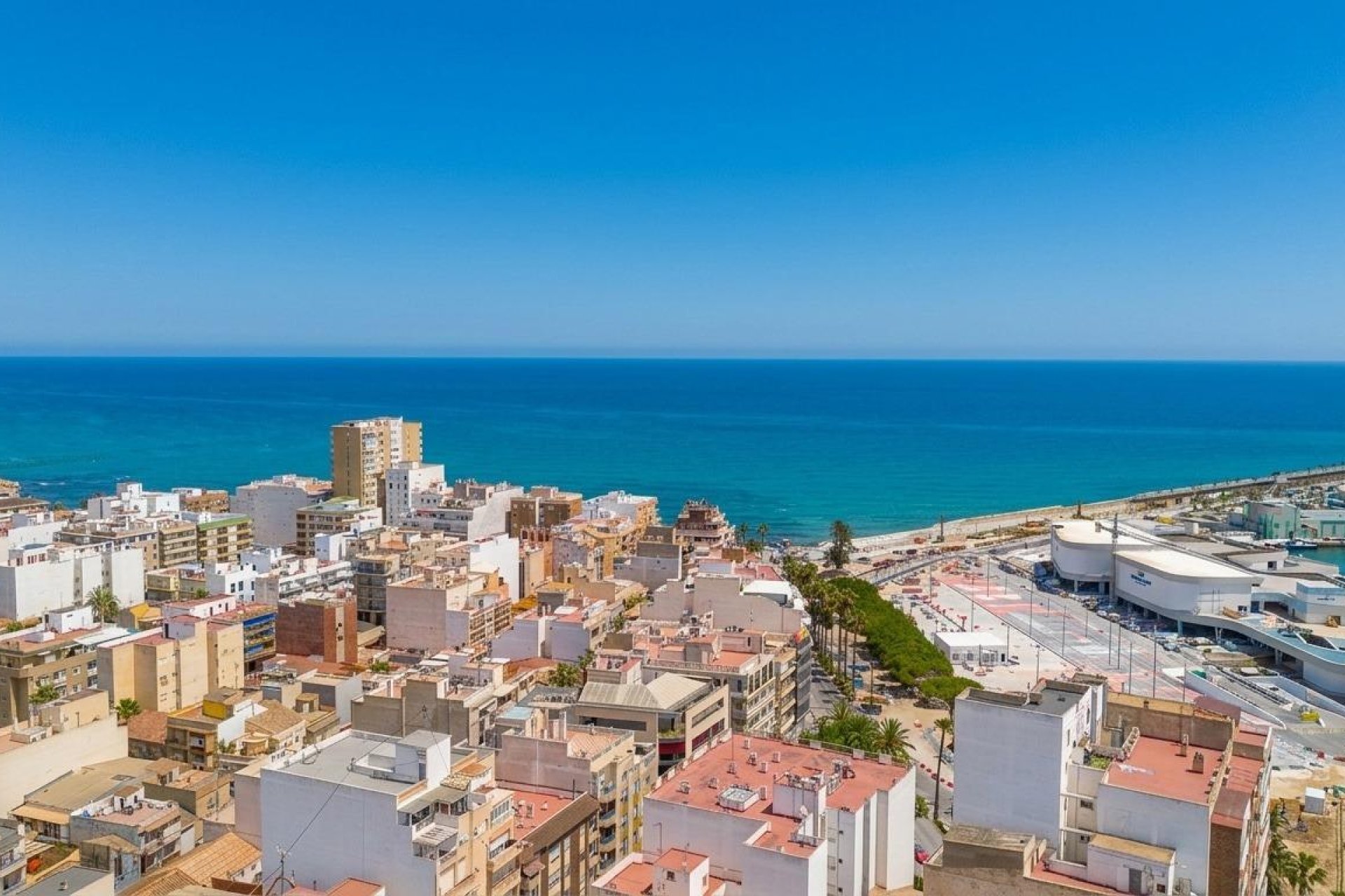 Resale - Apartment / flat -
Torrevieja - Puerto Deportivo