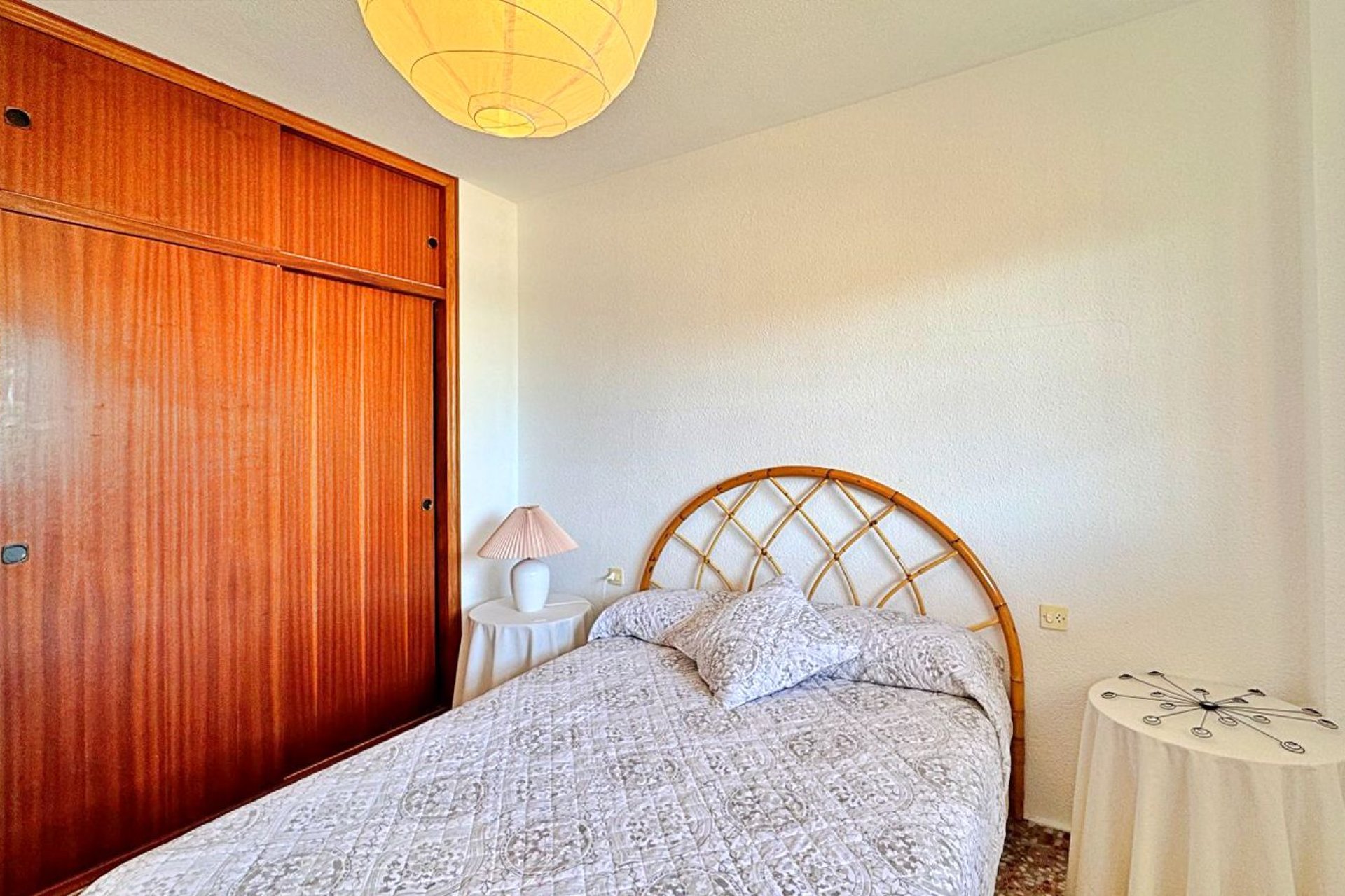 Resale - Apartment / flat -
Torrevieja - Punta prima