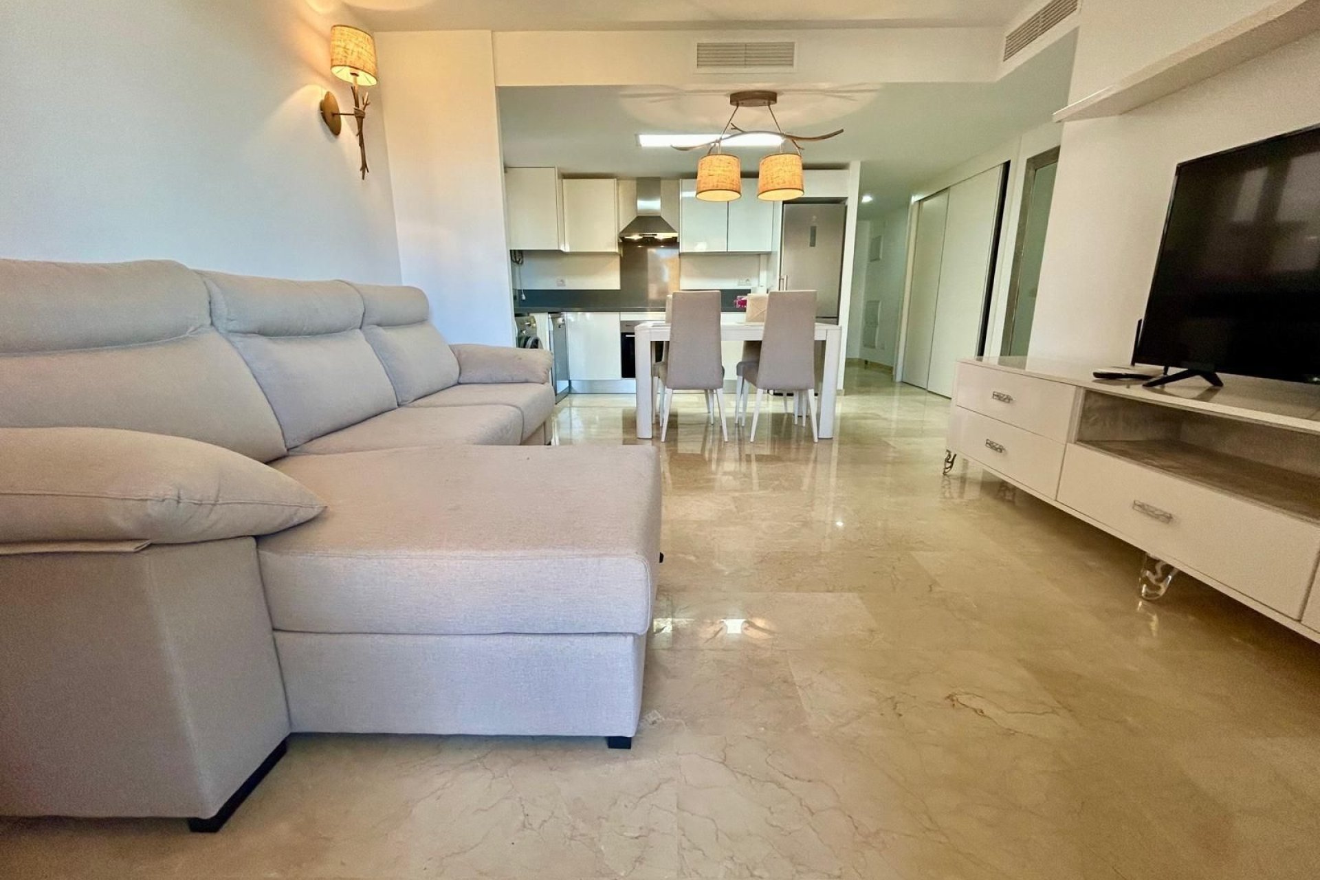 Resale - Apartment / flat -
Torrevieja - Punta prima