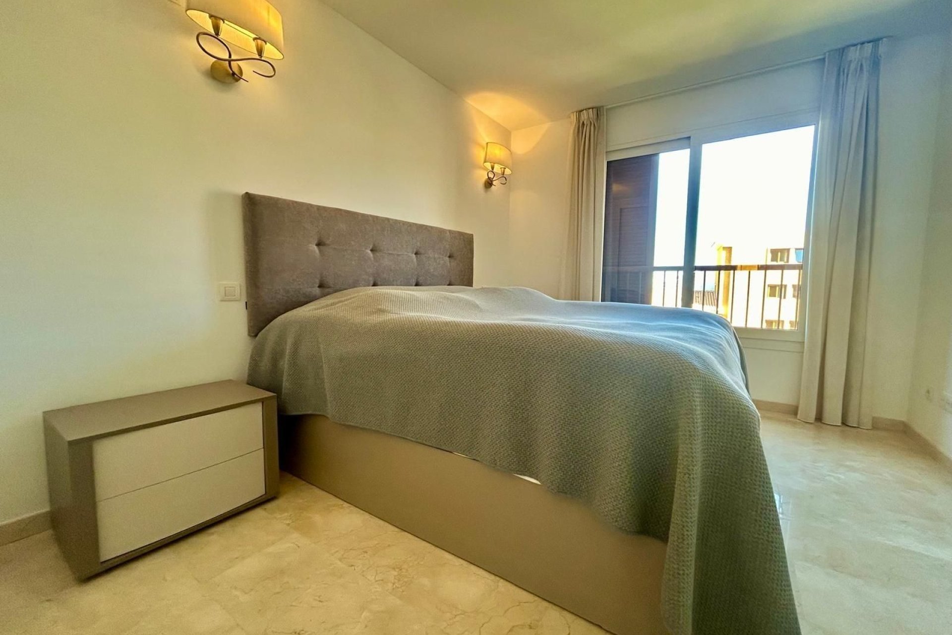 Resale - Apartment / flat -
Torrevieja - Punta prima