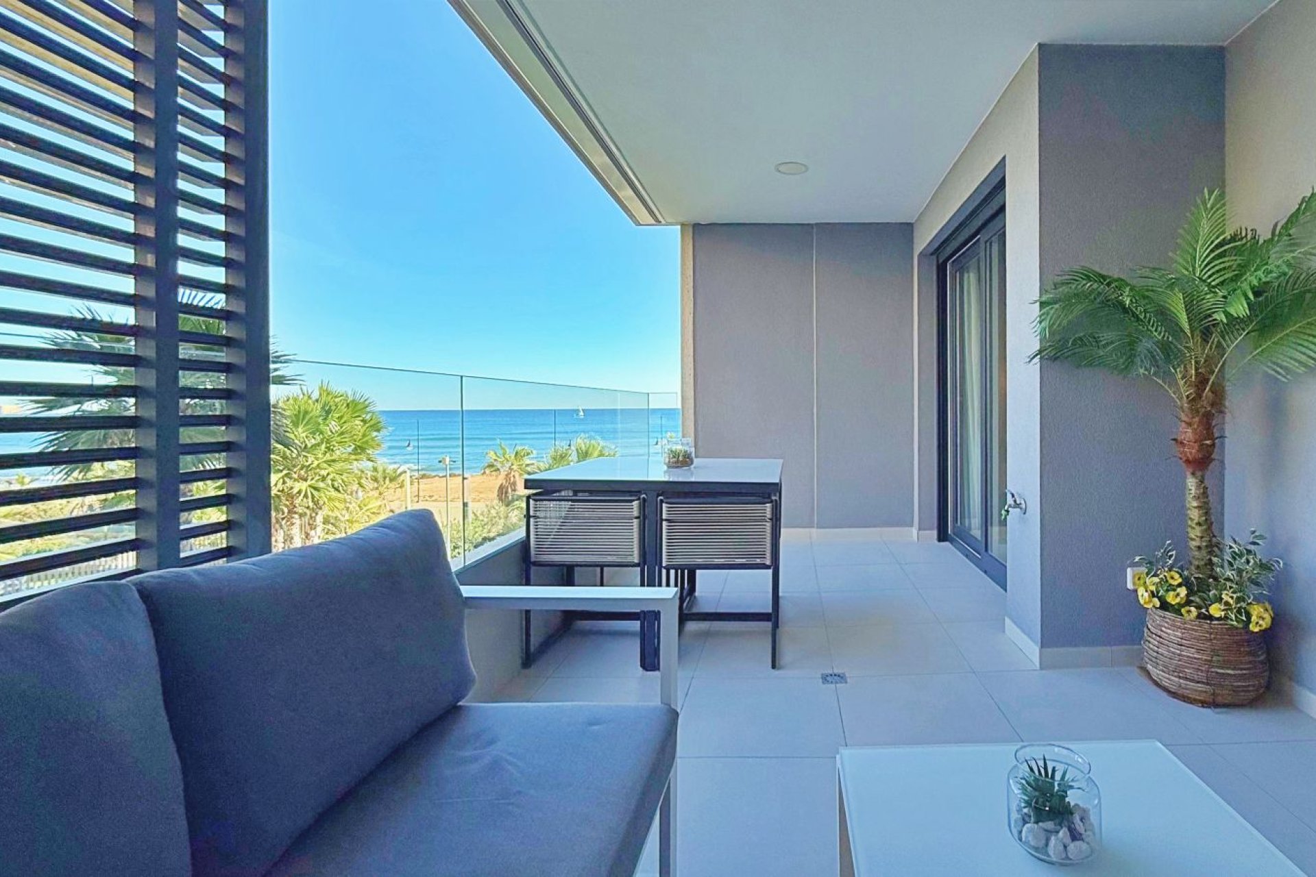 Resale - Apartment / flat -
Torrevieja - Punta prima