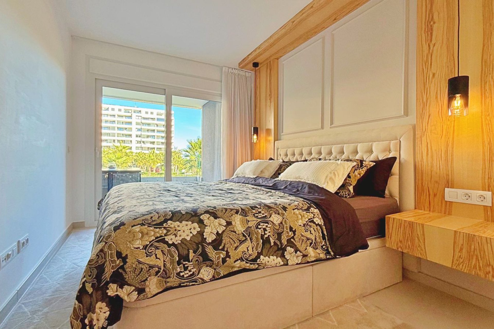 Resale - Apartment / flat -
Torrevieja - Punta prima