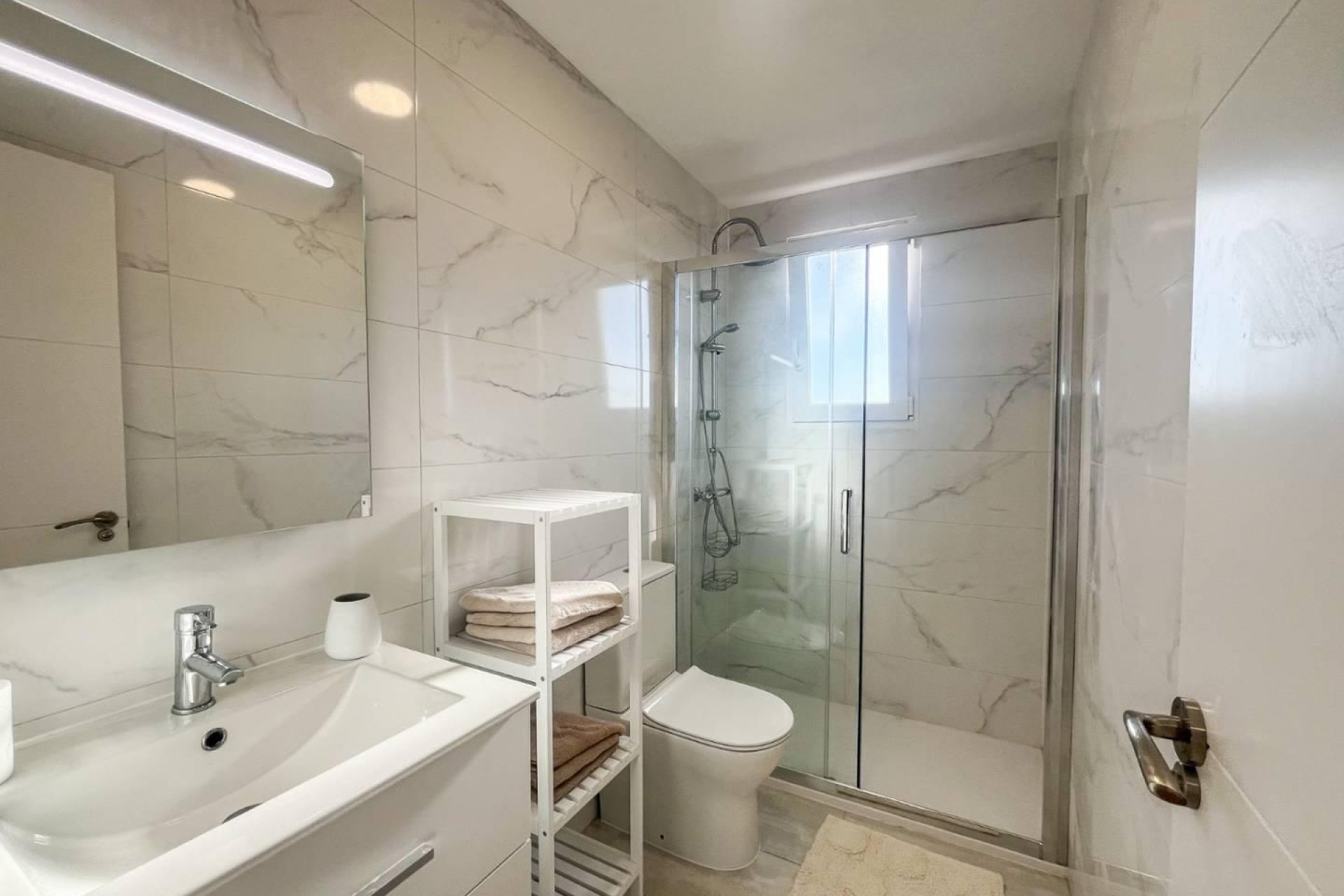 Resale - Apartment / flat -
Torrevieja - Punta prima