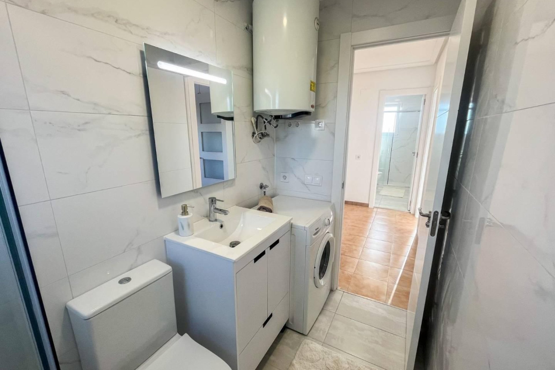 Resale - Apartment / flat -
Torrevieja - Punta prima