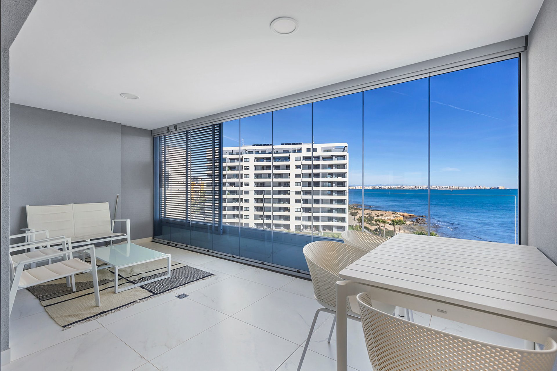 Resale - Apartment / flat -
Torrevieja - Punta prima