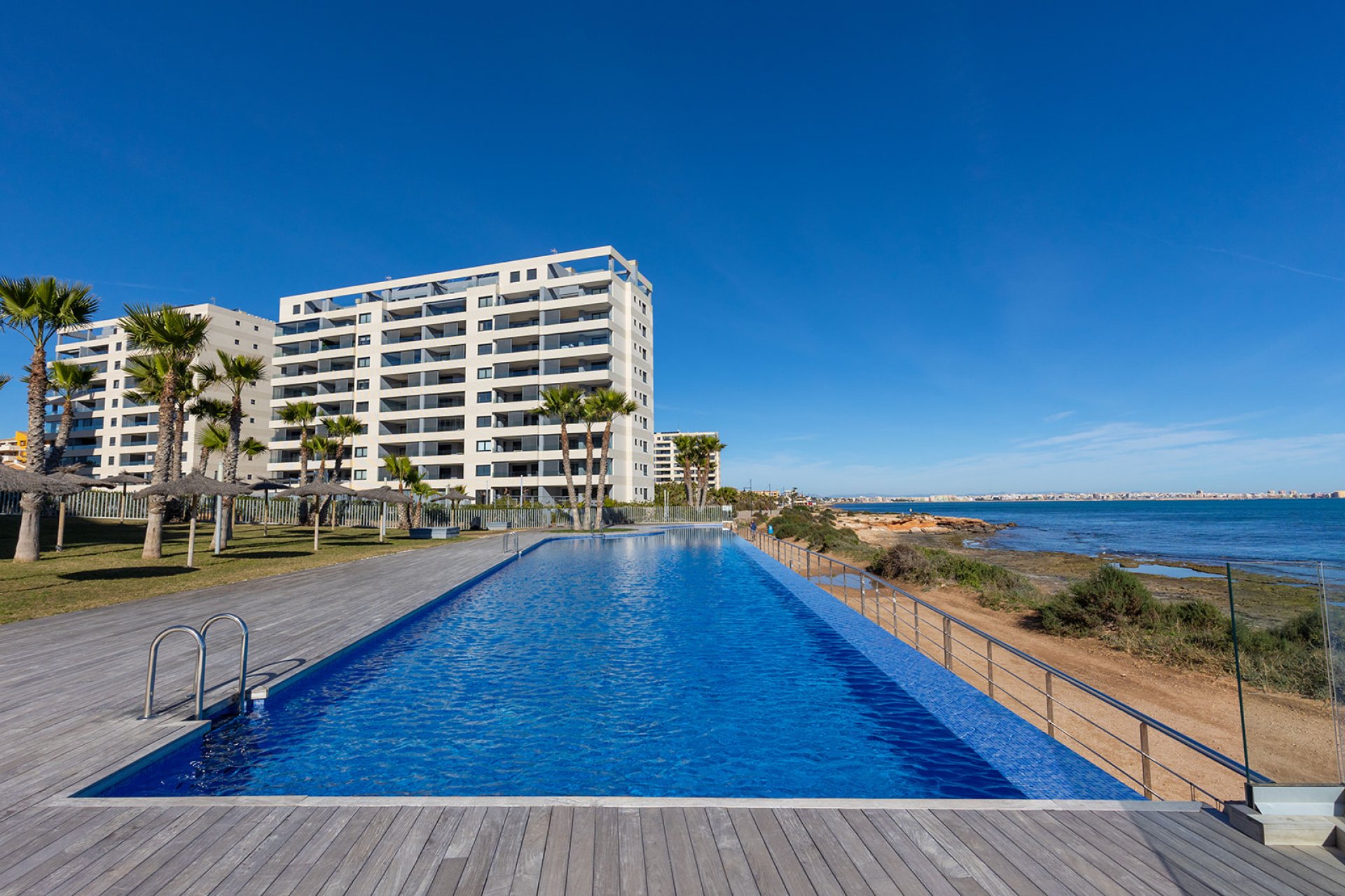 Resale - Apartment / flat -
Torrevieja - Punta prima