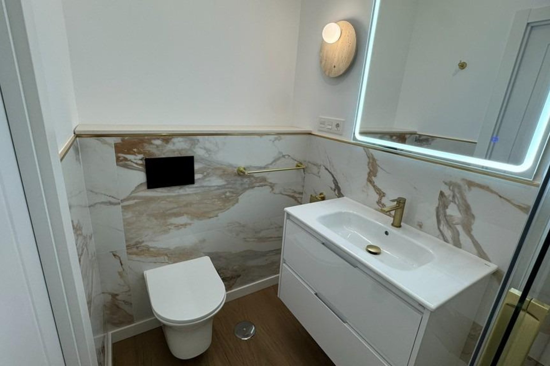 Resale - Apartment / flat -
Torrevieja - Punta prima