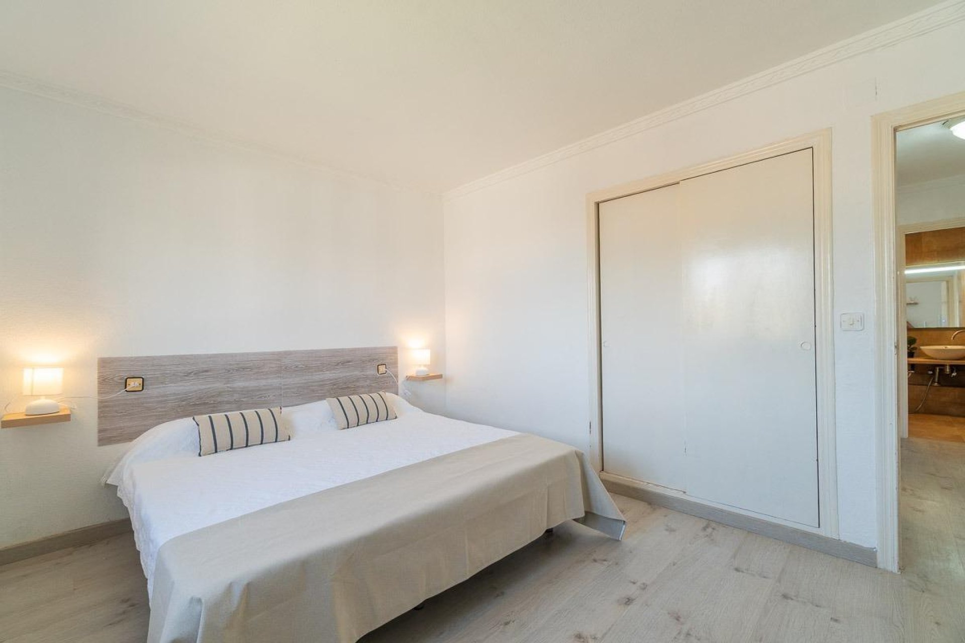 Resale - Apartment / flat -
Torrevieja - Punta prima