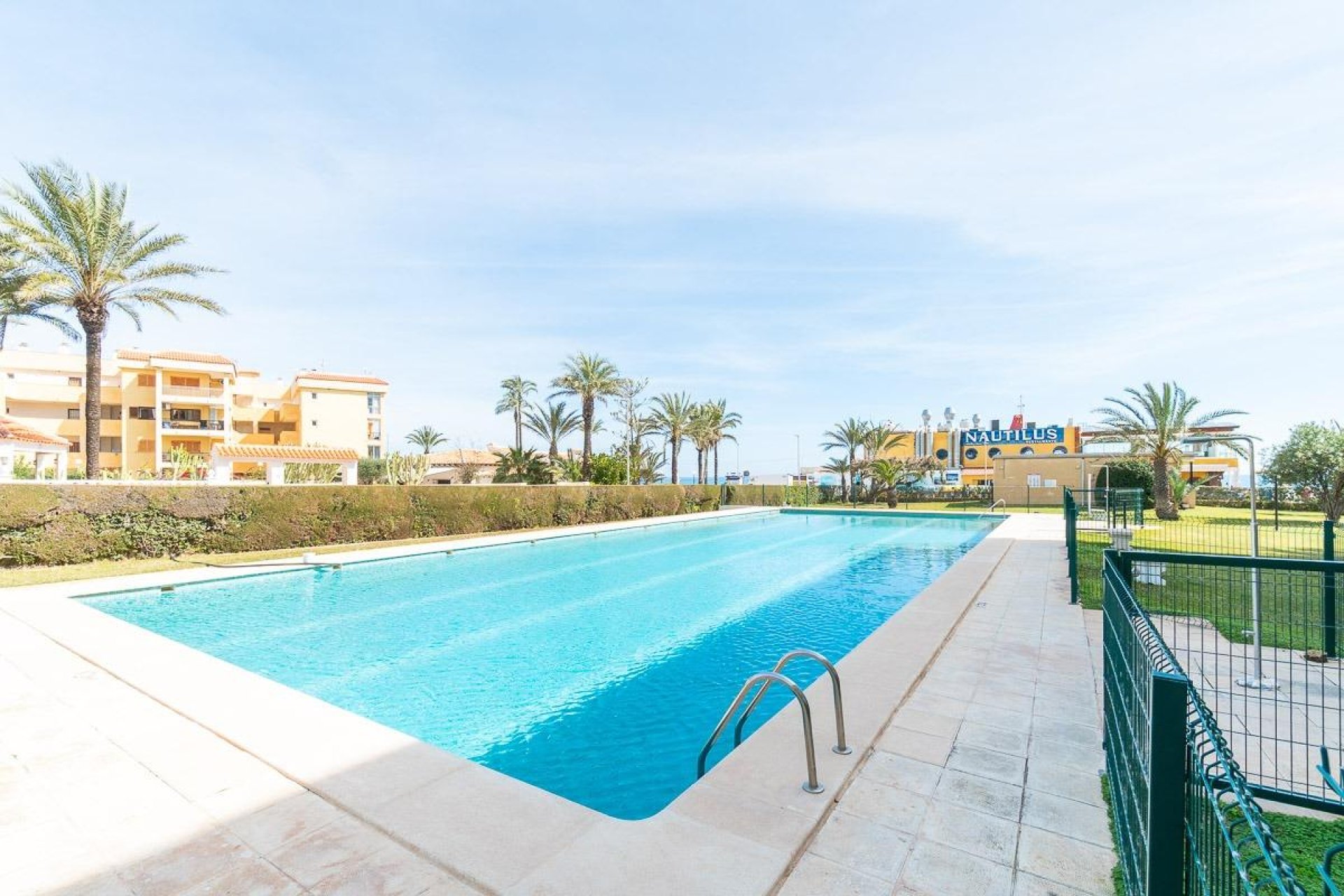 Resale - Apartment / flat -
Torrevieja - Punta prima