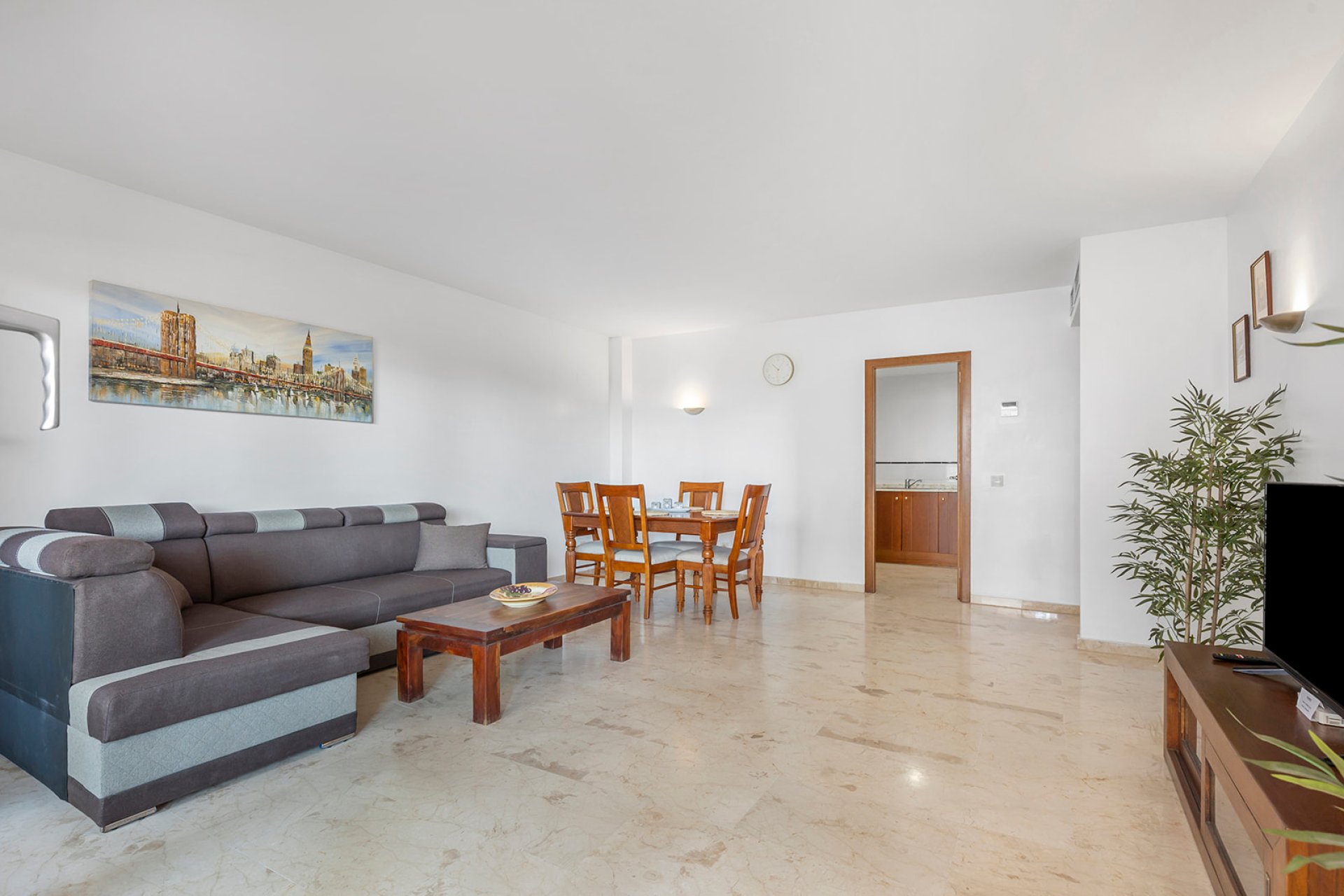 Resale - Apartment / flat -
Torrevieja - Punta prima
