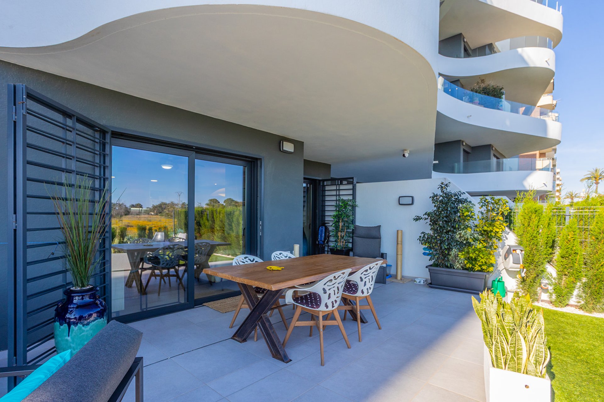 Resale - Apartment / flat -
Torrevieja - Punta prima