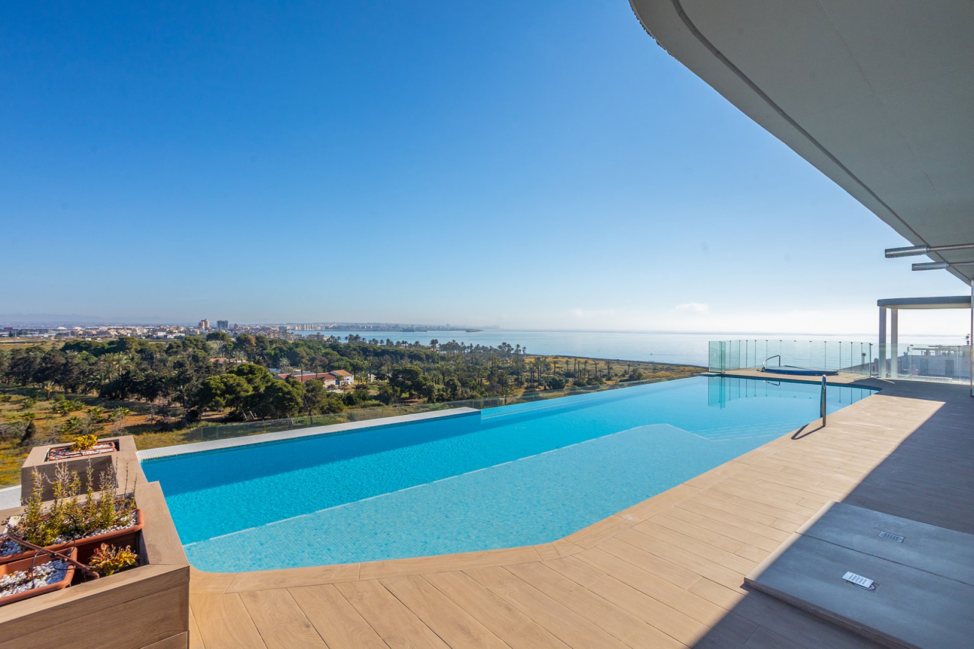 Resale - Apartment / flat -
Torrevieja - Punta prima