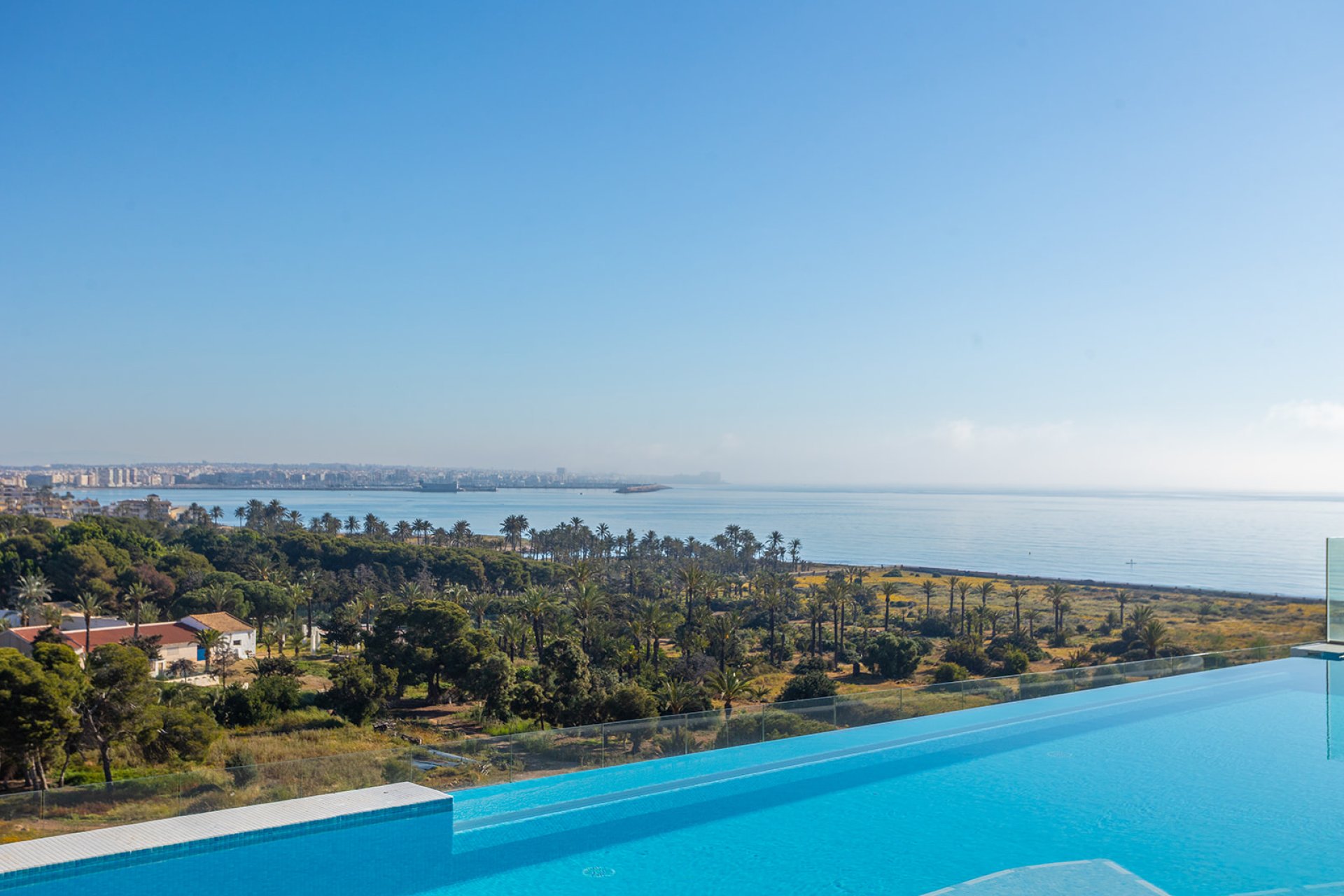 Resale - Apartment / flat -
Torrevieja - Punta prima