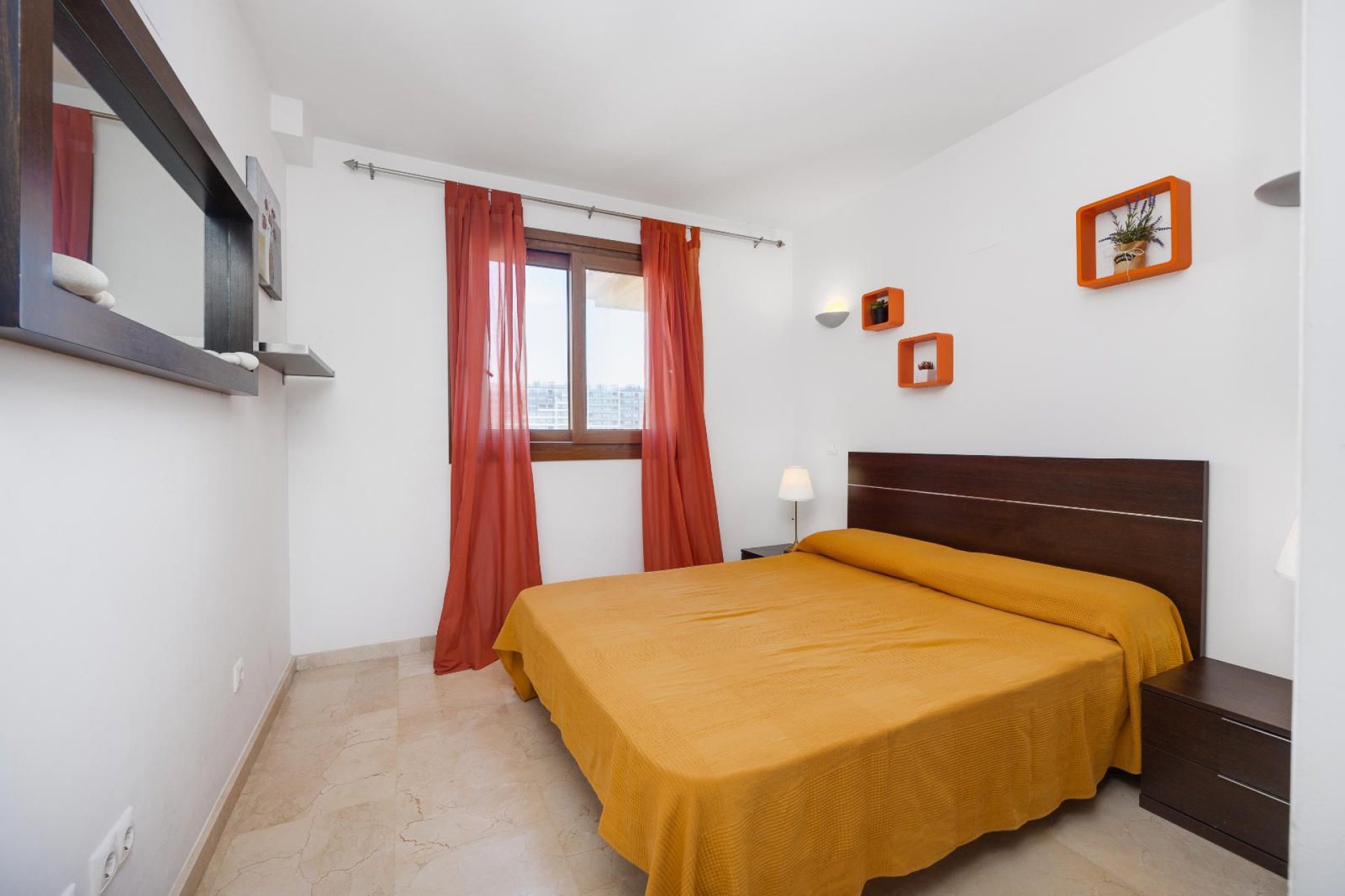 Resale - Apartment / flat -
Torrevieja - Punta prima