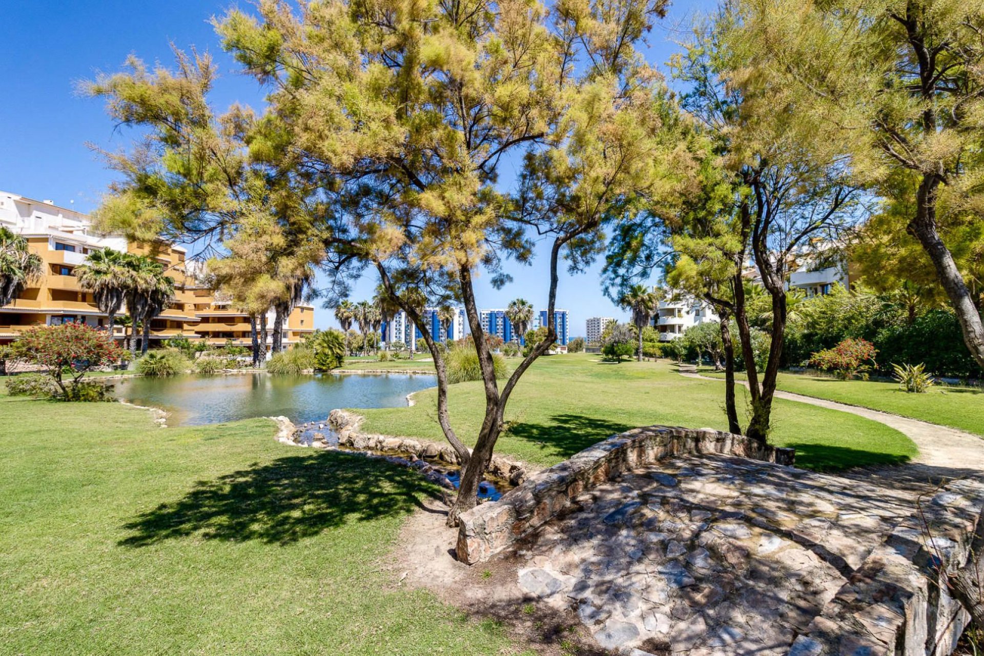 Resale - Apartment / flat -
Torrevieja - Punta prima