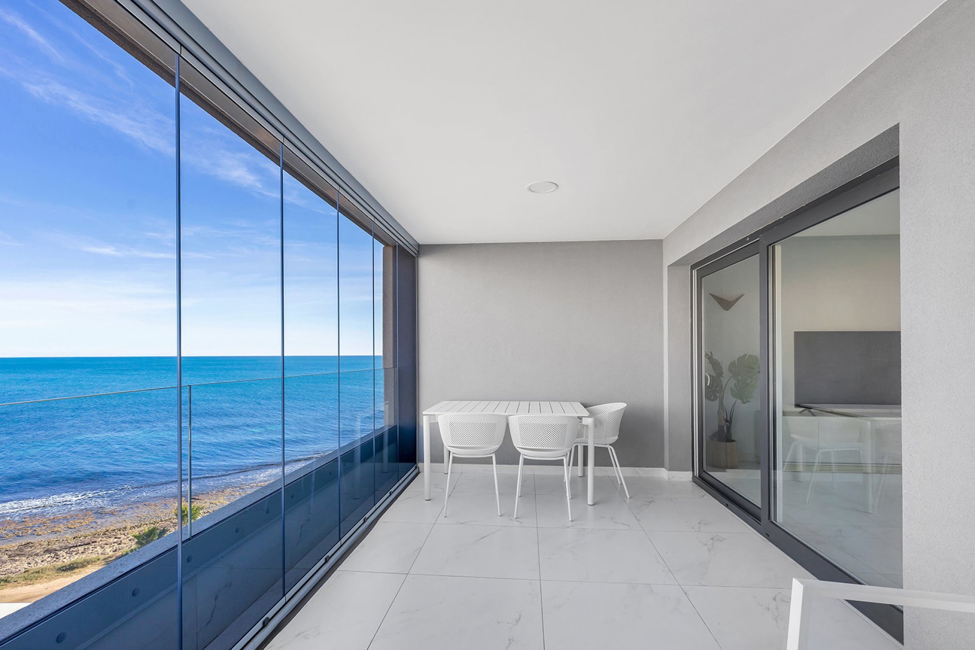Resale - Apartment / flat -
Torrevieja - Punta prima