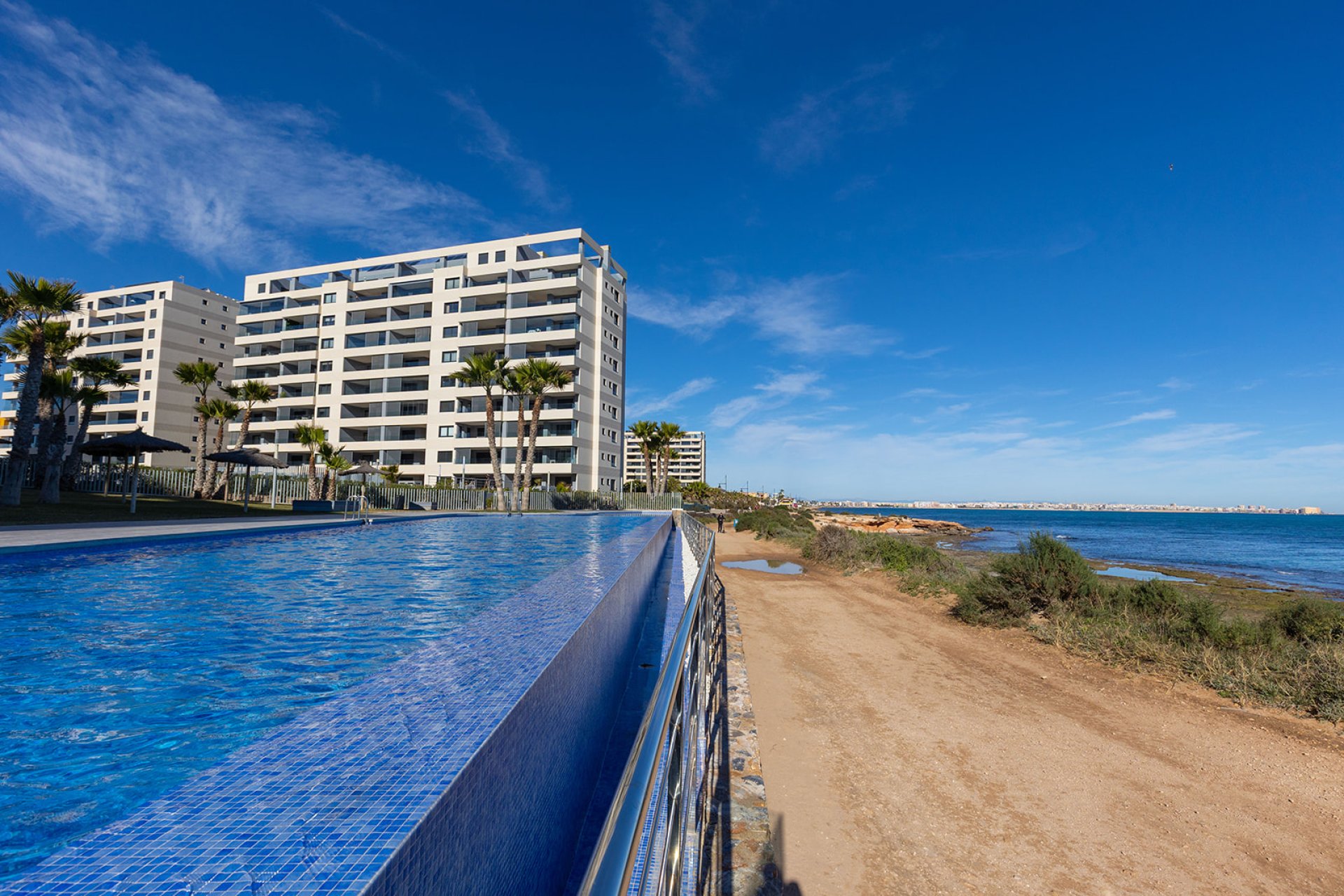Resale - Apartment / flat -
Torrevieja - Punta prima