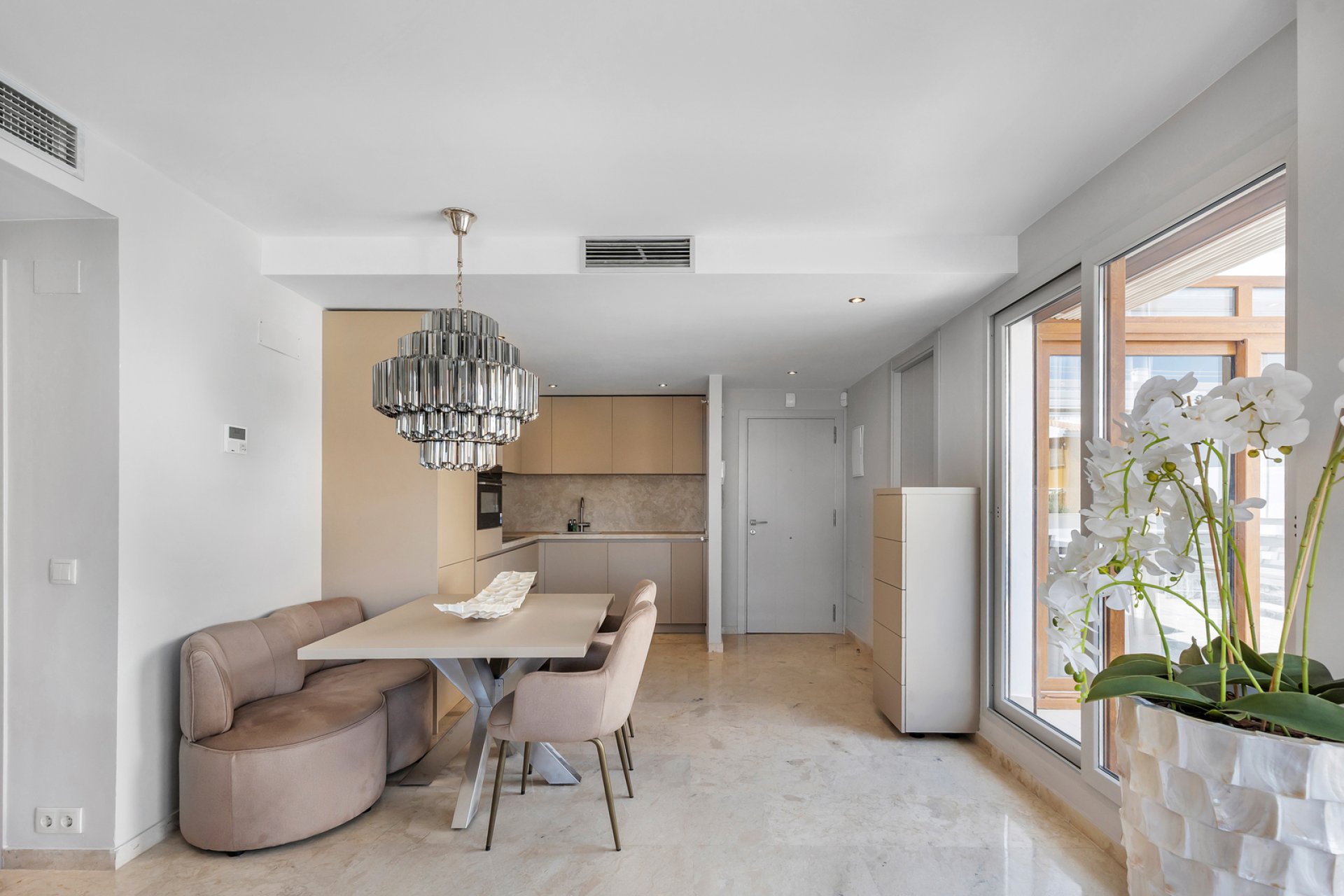 Resale - Apartment / flat -
Torrevieja - Punta prima