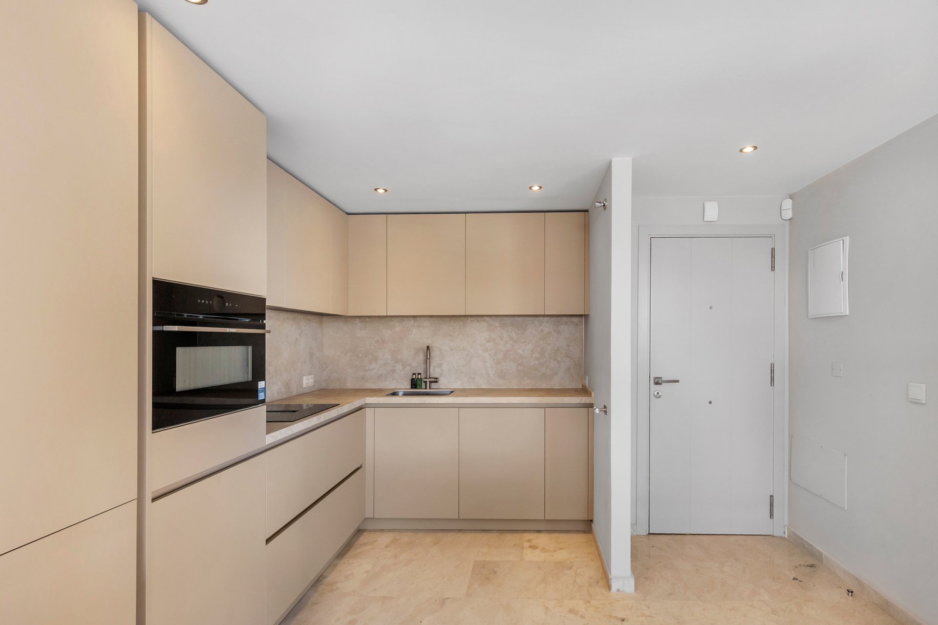 Resale - Apartment / flat -
Torrevieja - Punta prima