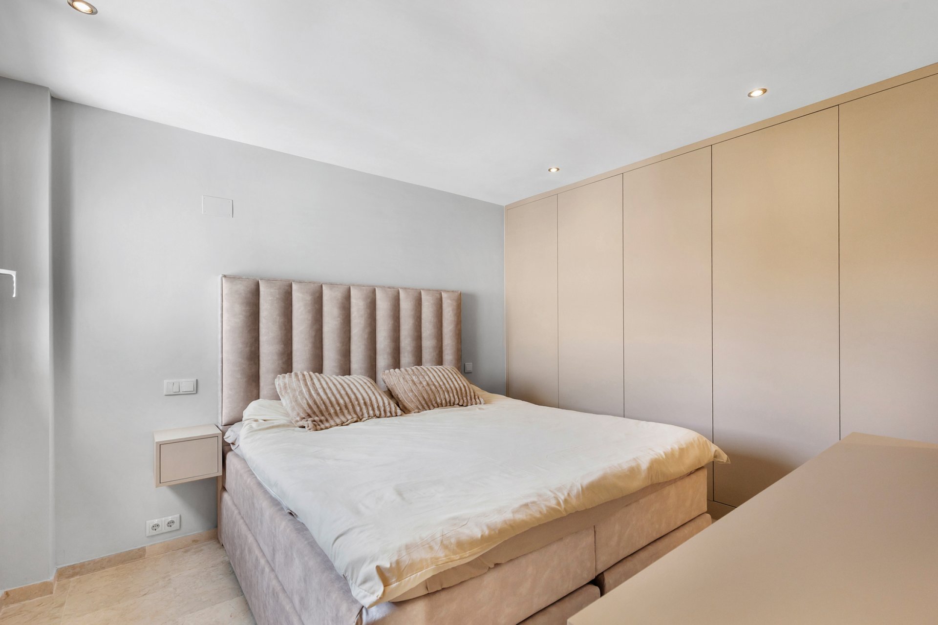 Resale - Apartment / flat -
Torrevieja - Punta prima