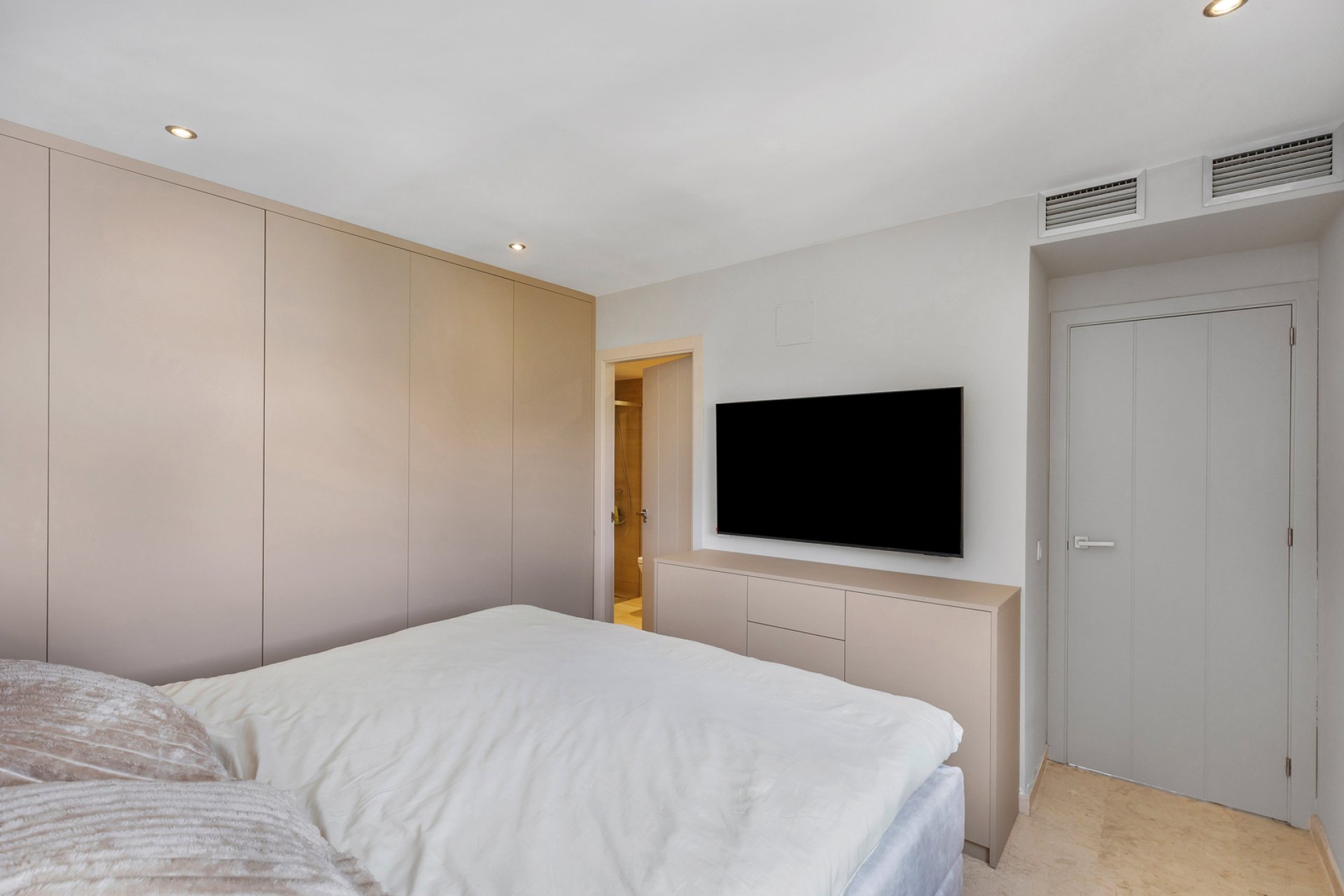 Resale - Apartment / flat -
Torrevieja - Punta prima