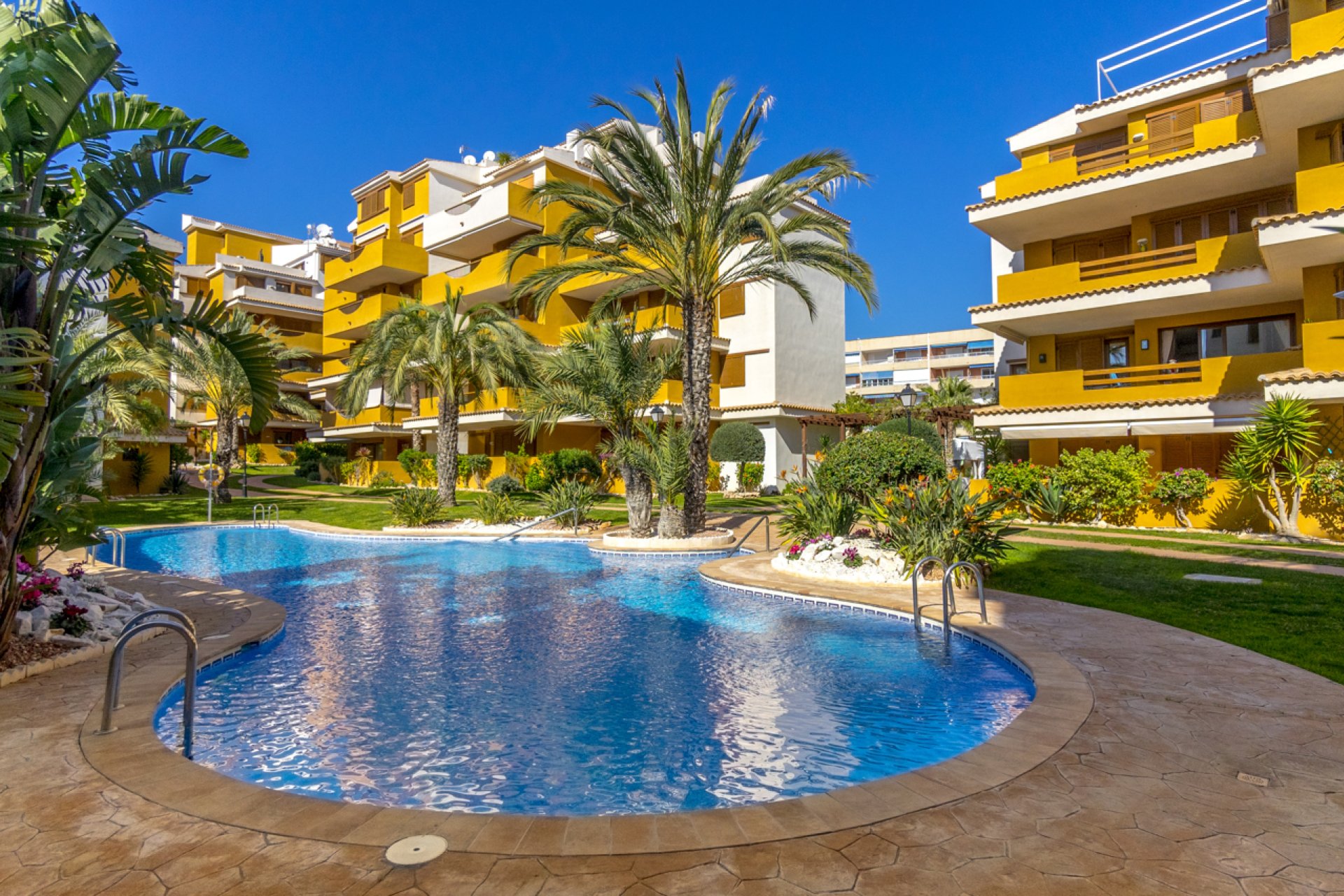 Resale - Apartment / flat -
Torrevieja - Punta prima