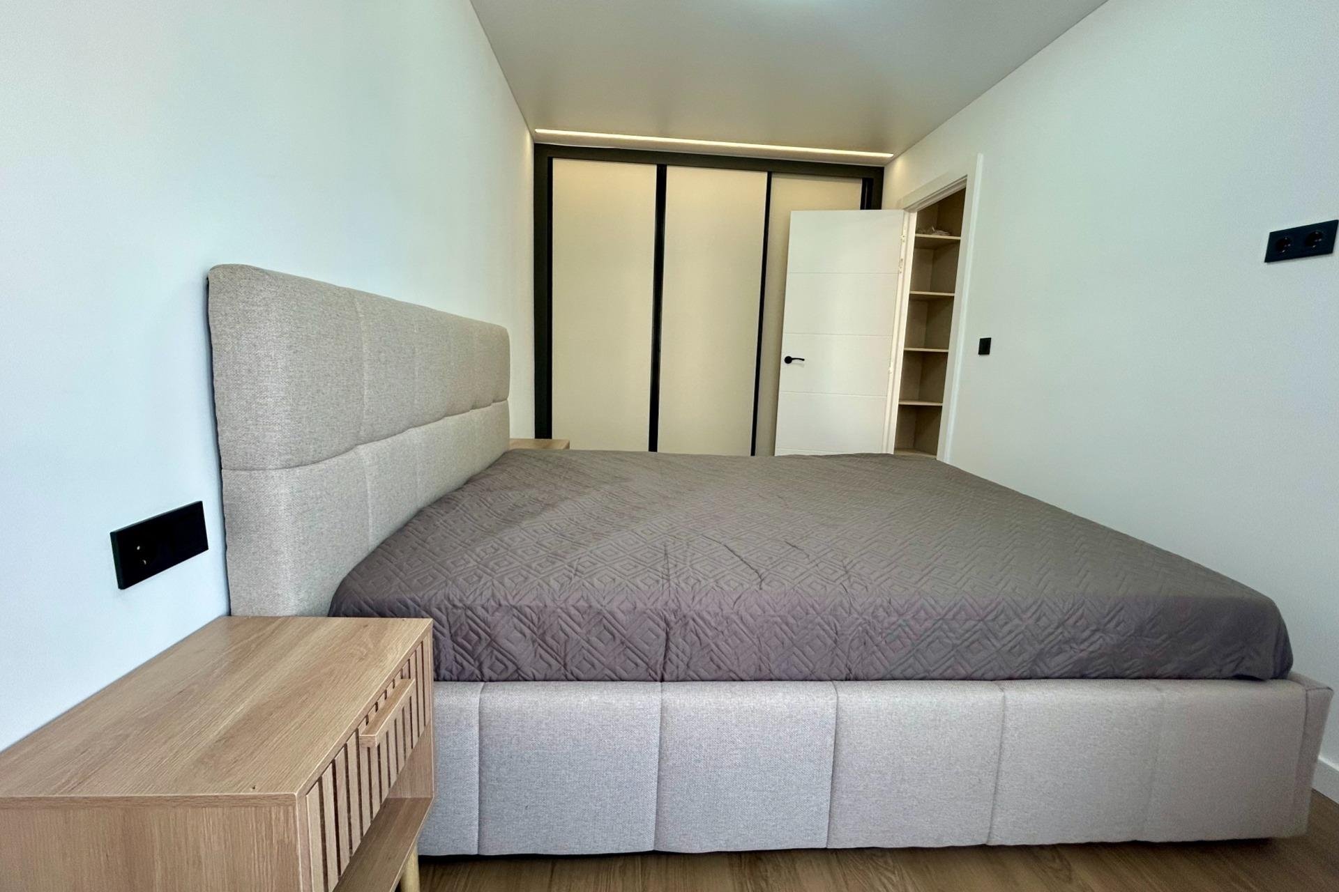Resale - Apartment / flat -
Torrevieja - Punta prima