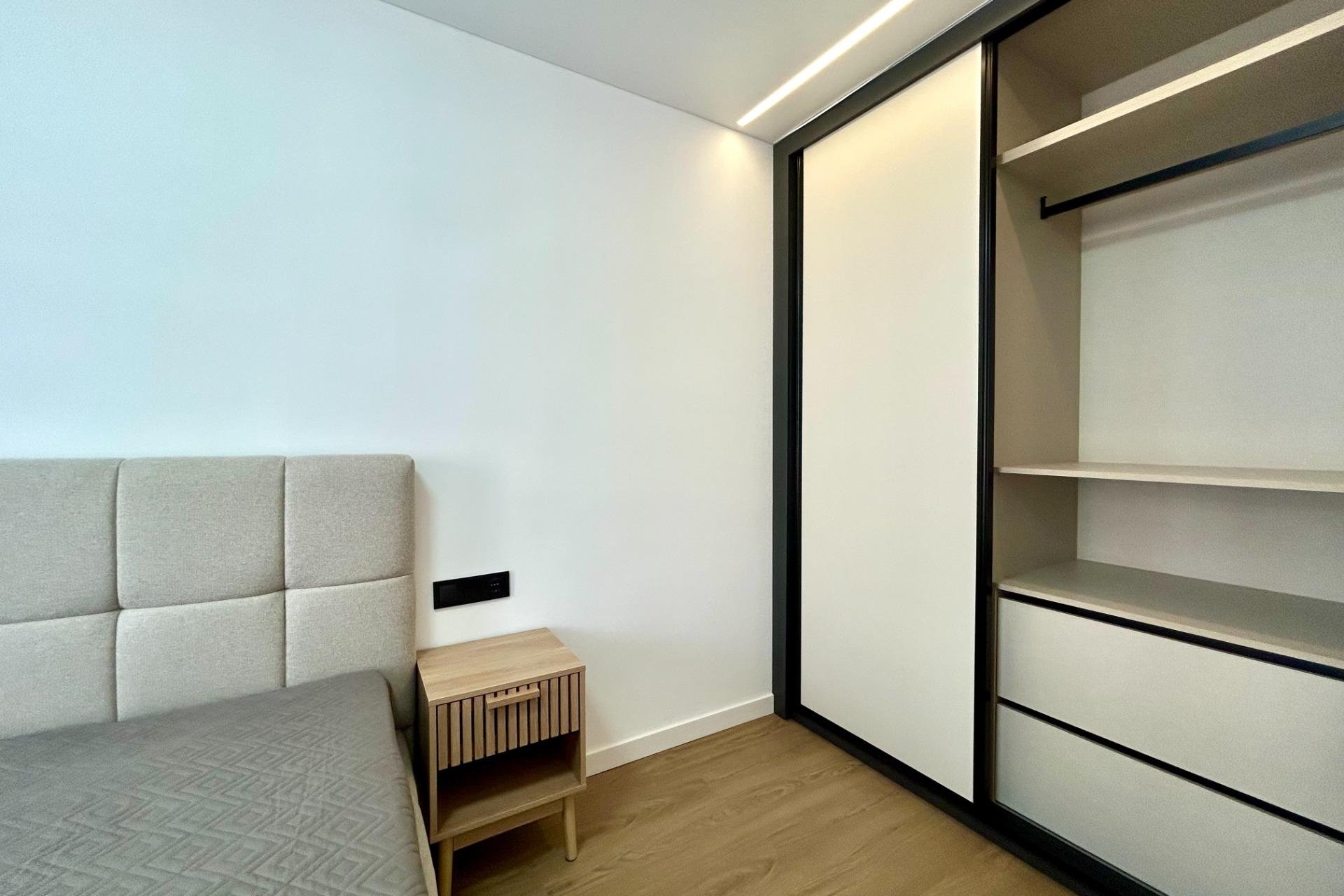 Resale - Apartment / flat -
Torrevieja - Punta prima