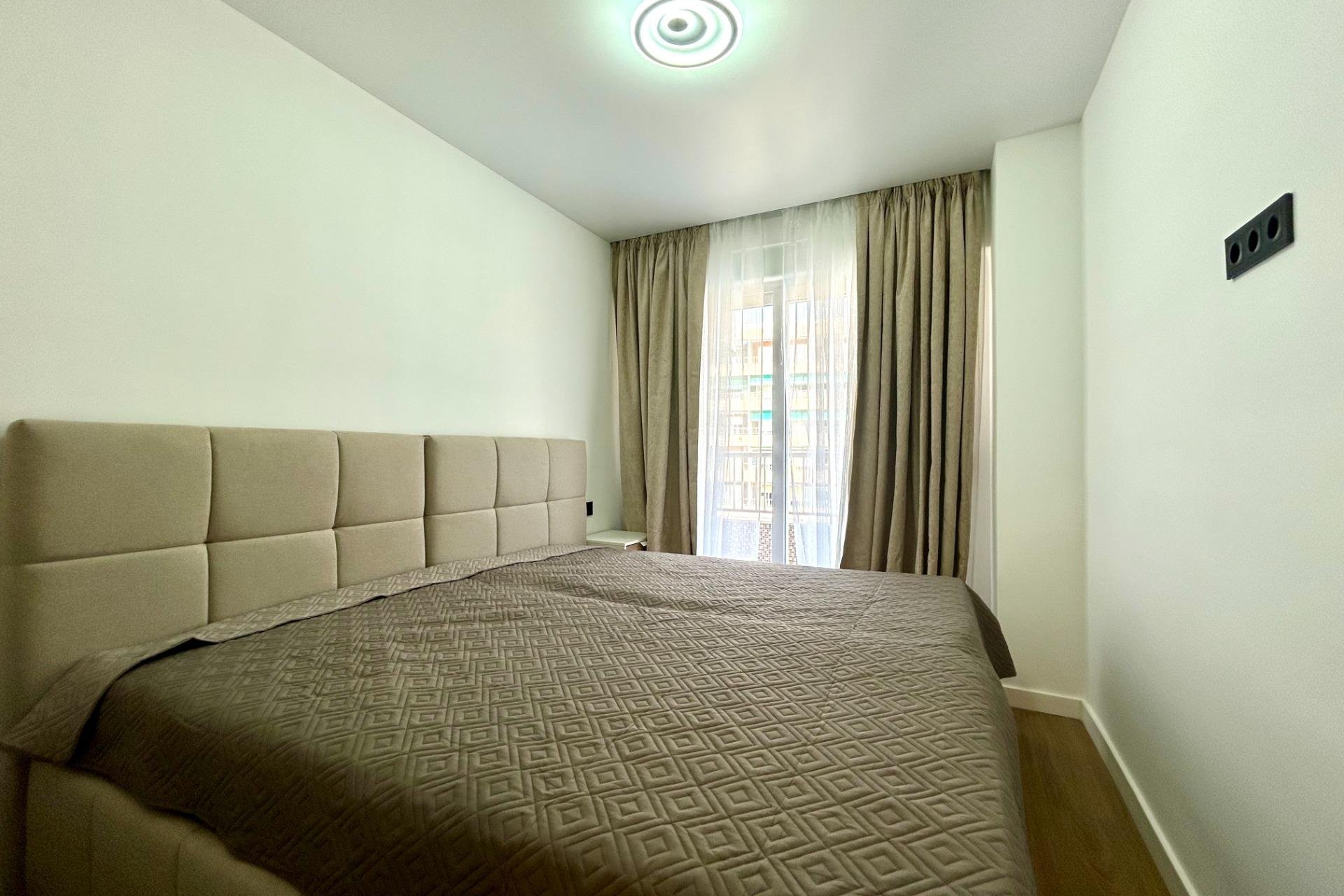 Resale - Apartment / flat -
Torrevieja - Punta prima